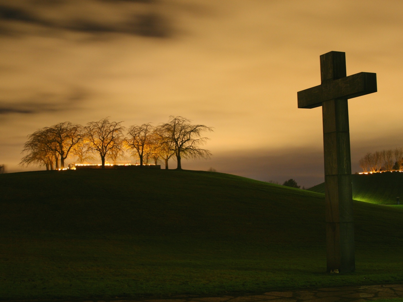 Каменный крест обои