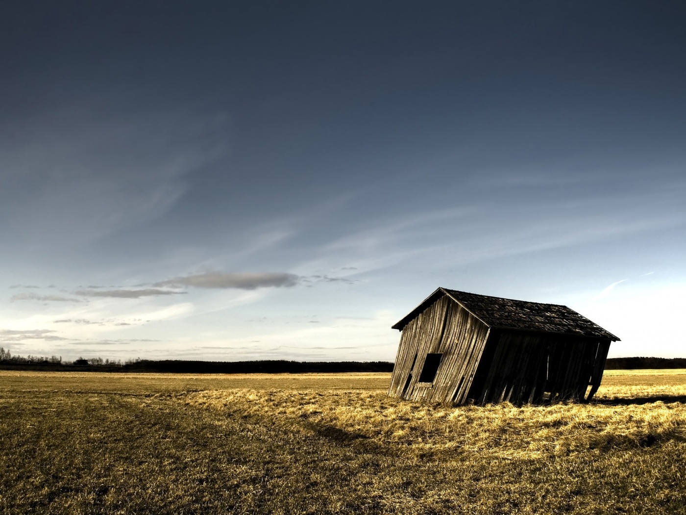 Покосившийся сарай обои