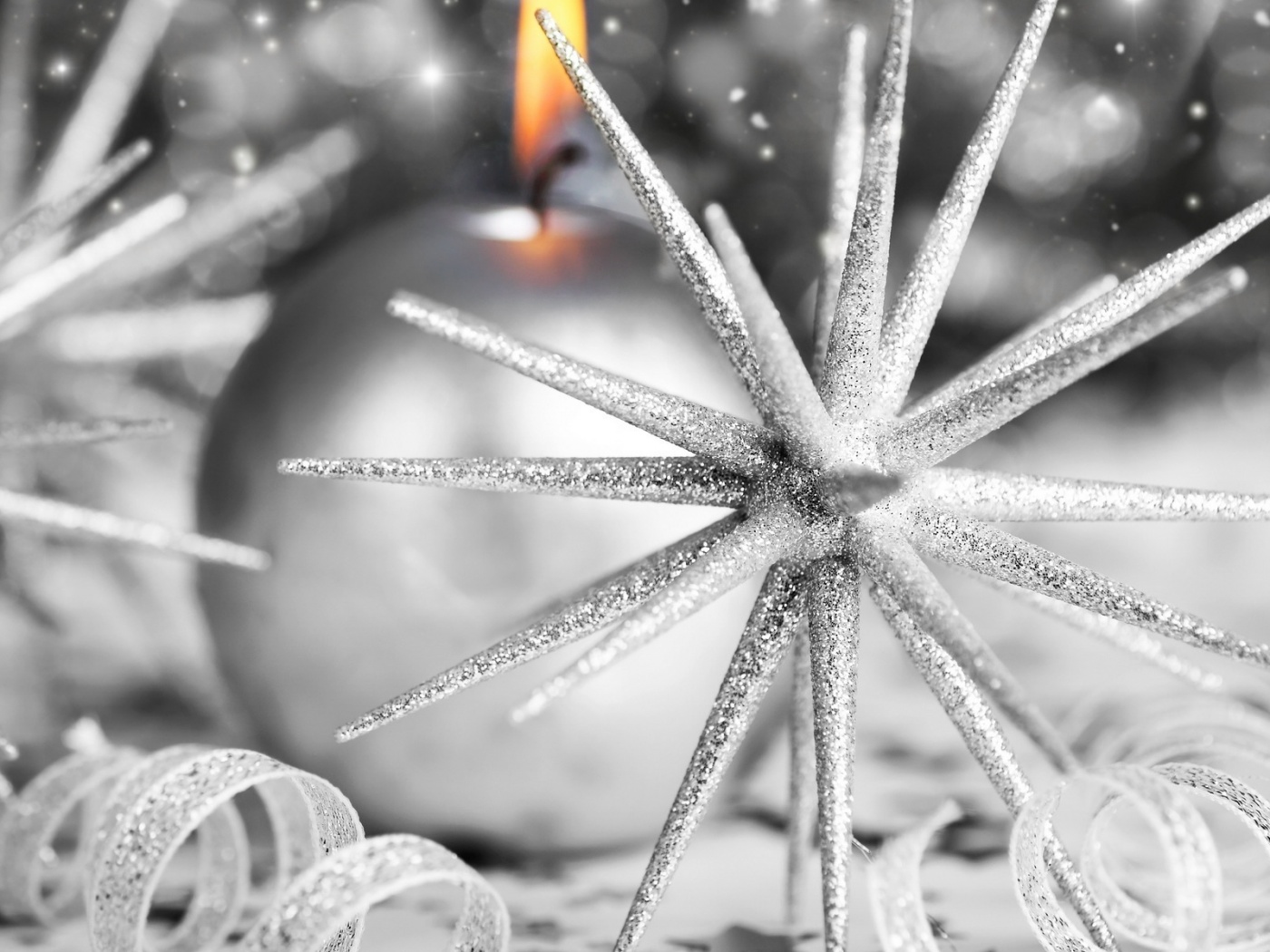 Новогодние игрушки и украшения обои