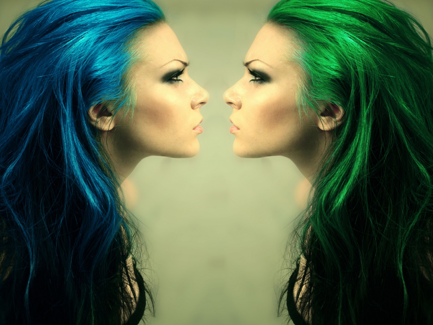 Противостояние цвета обои