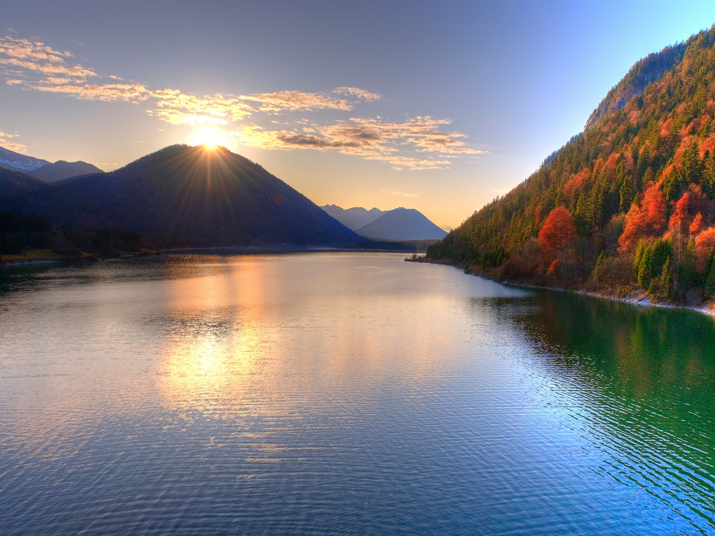 Закат в горах обои