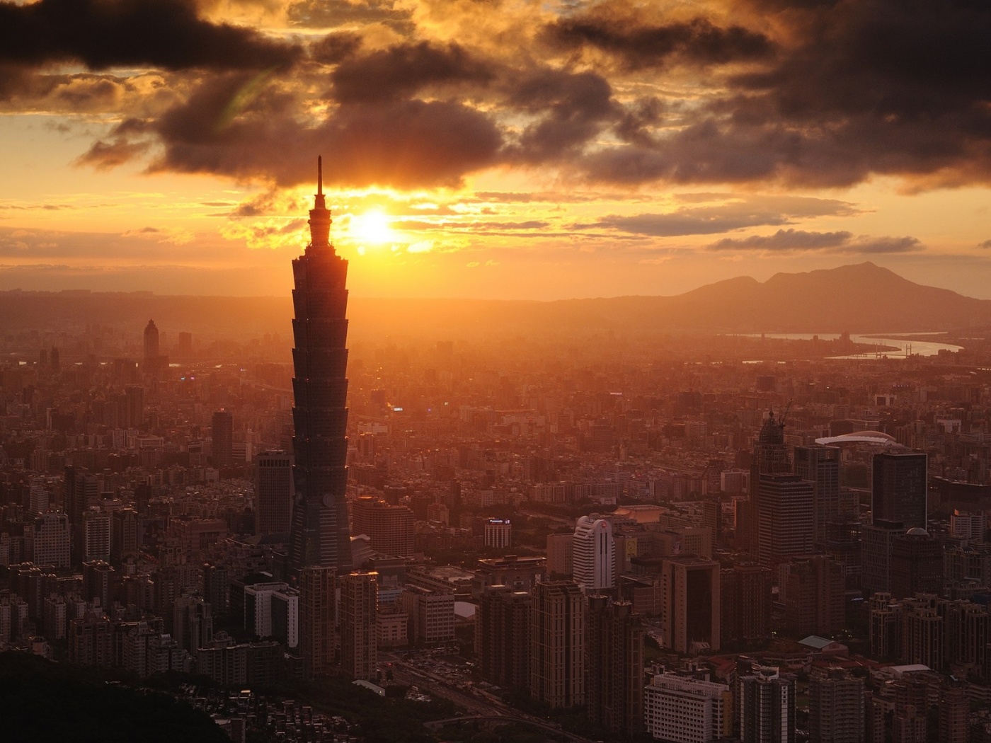 Башня на закате обои