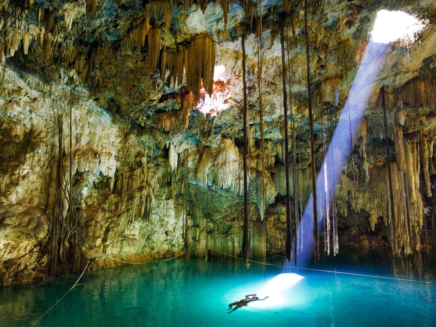 Пещера сталактитов обои