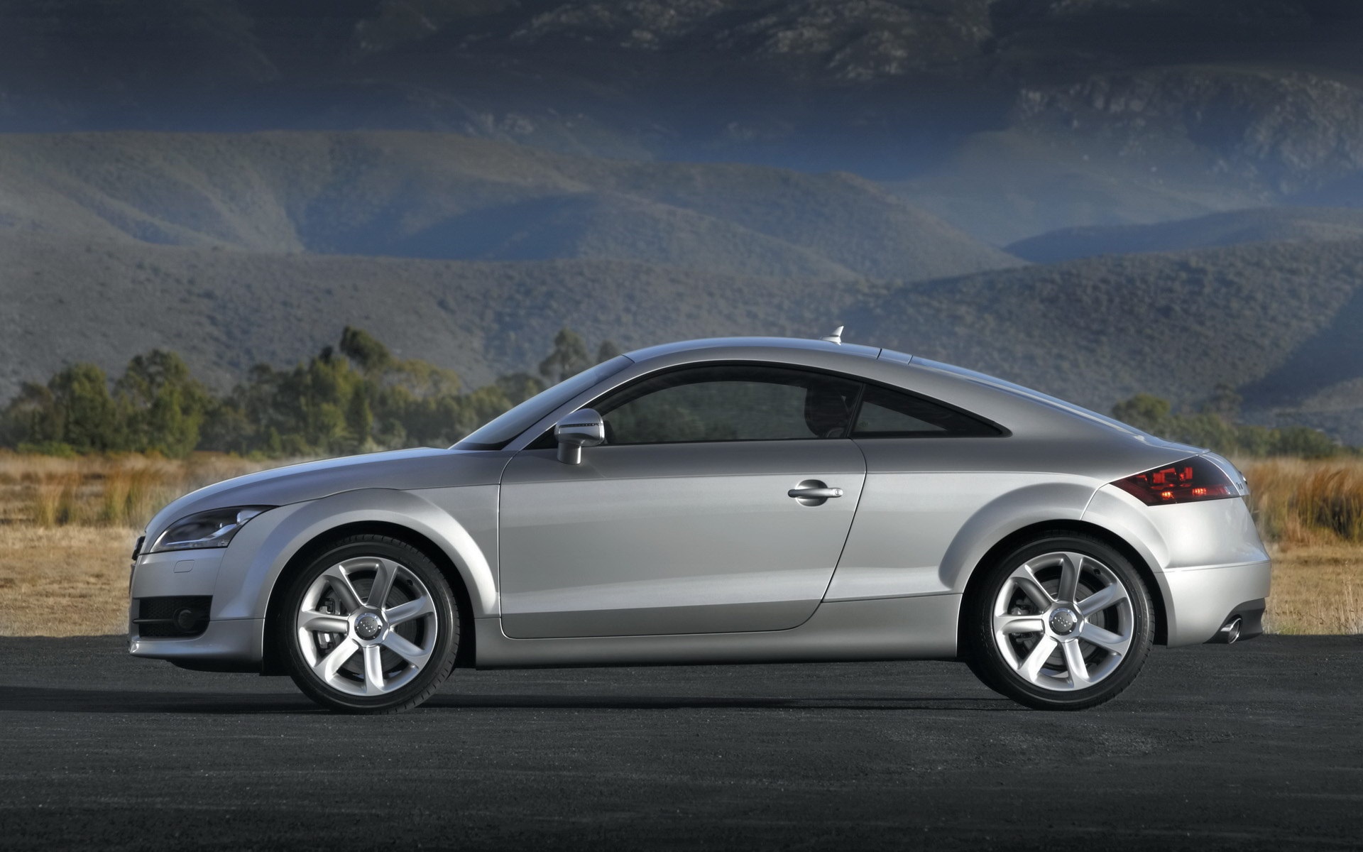 Трехдверный ауди обои