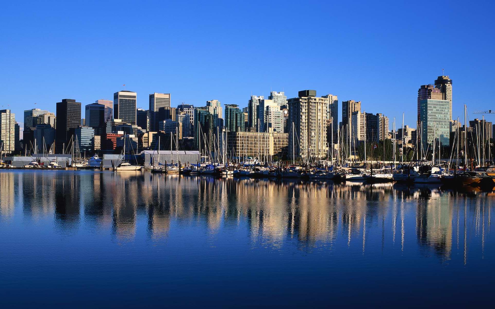 Город у воды обои