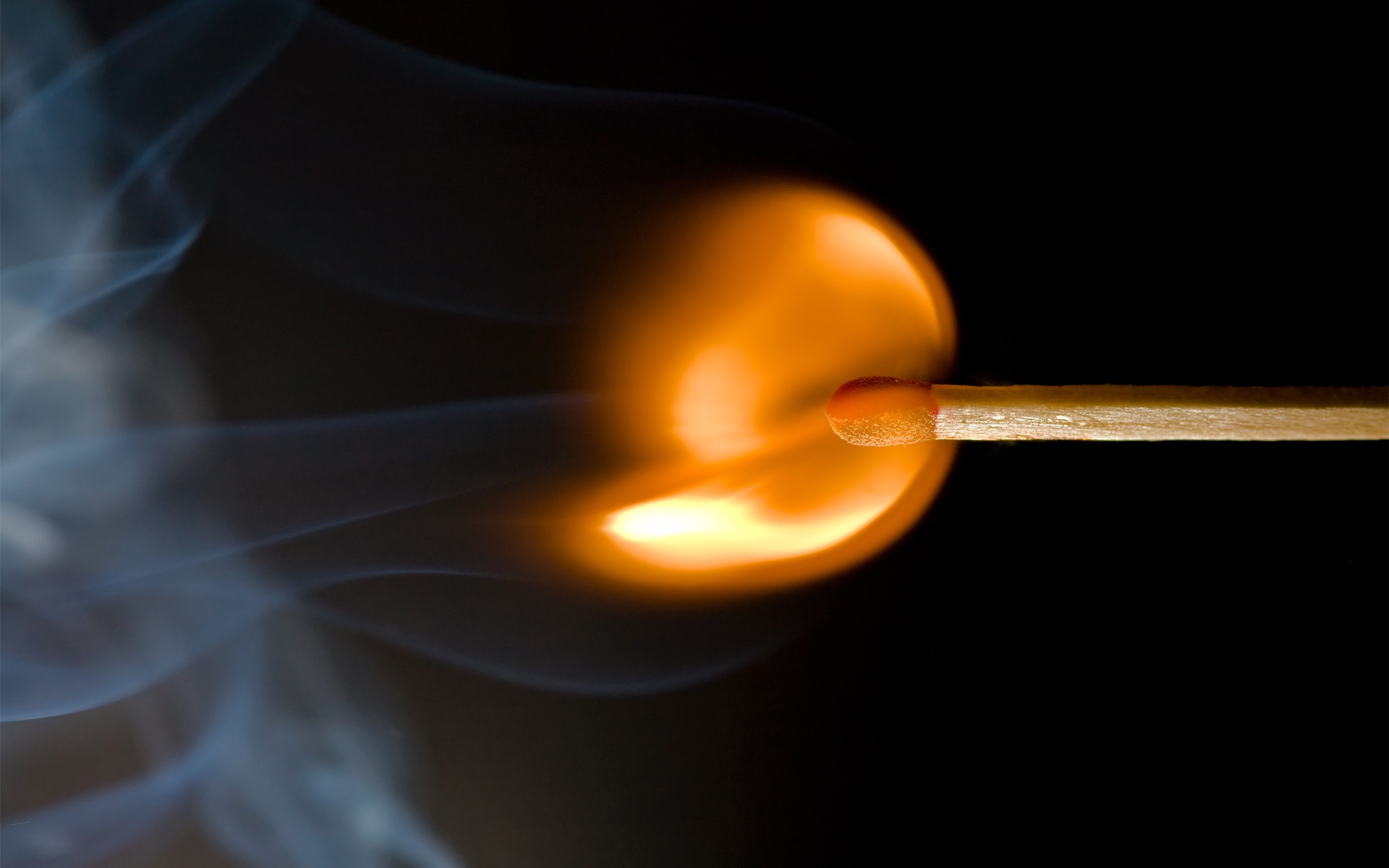 Горящая спичка обои