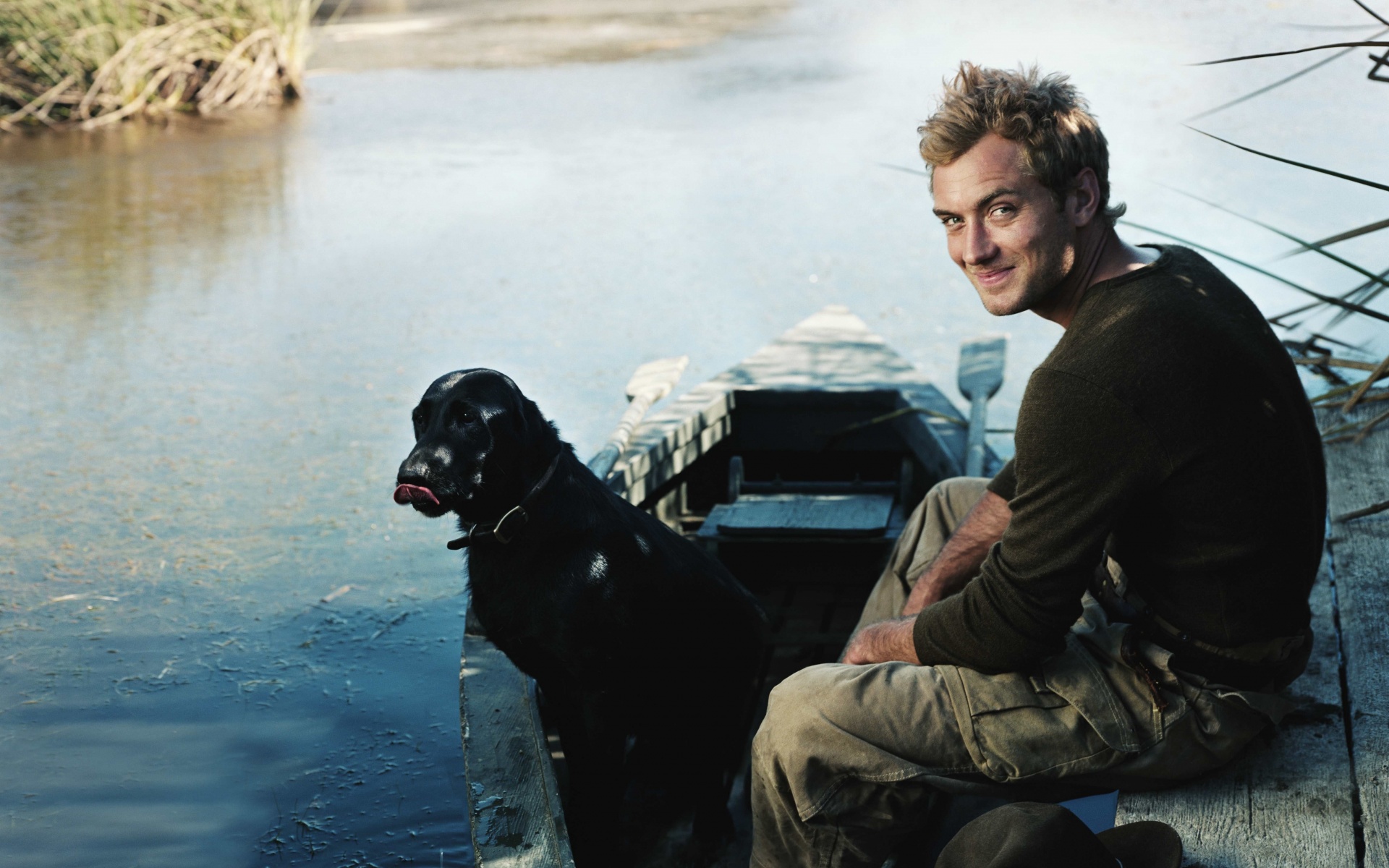 Джуд Лоу на лодке обои