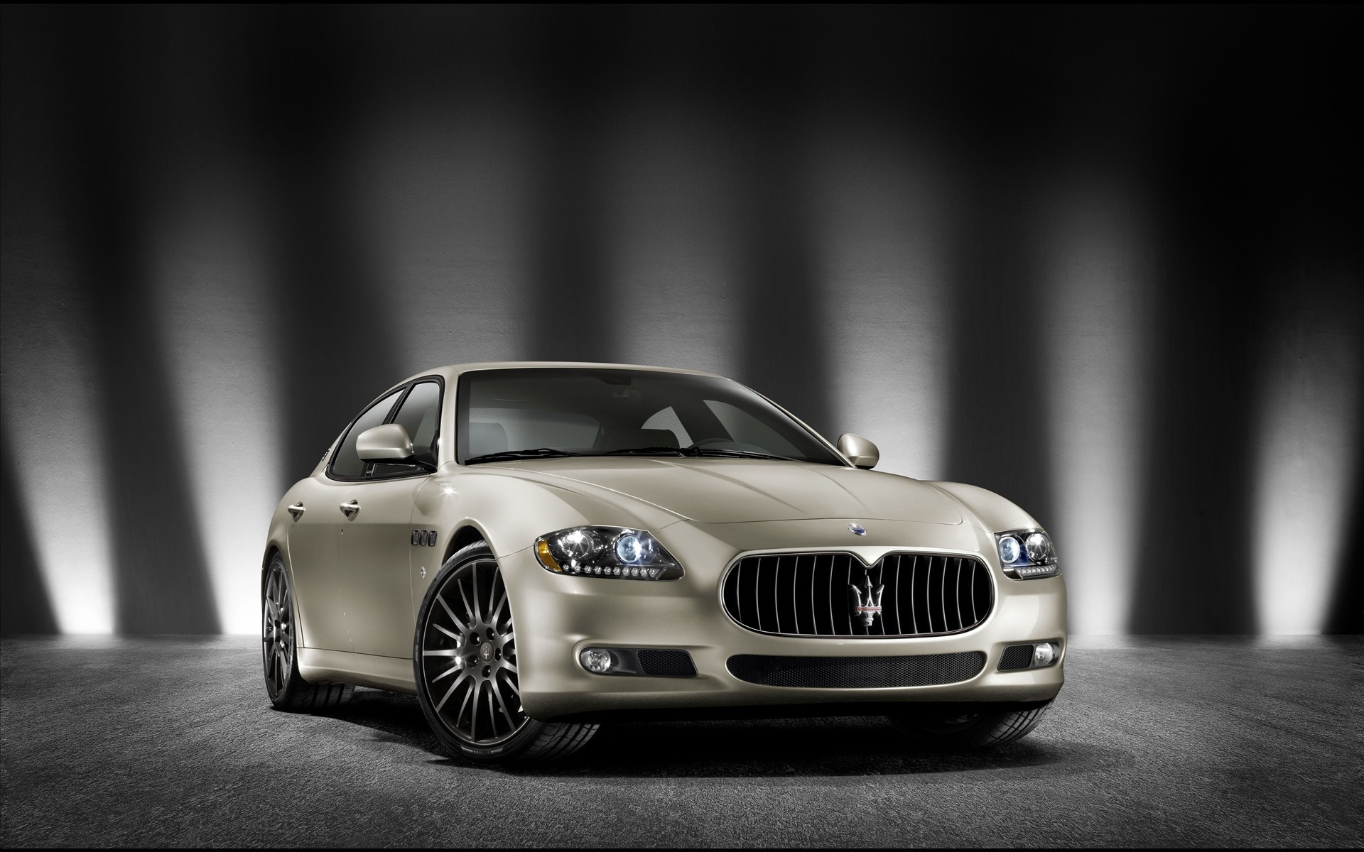 Maserati Quattroporte обои