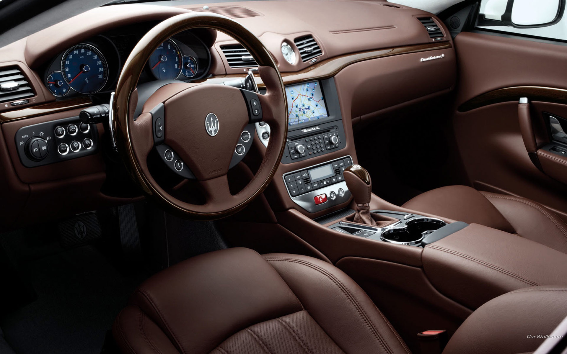 Салон Maserati Granturismo обои