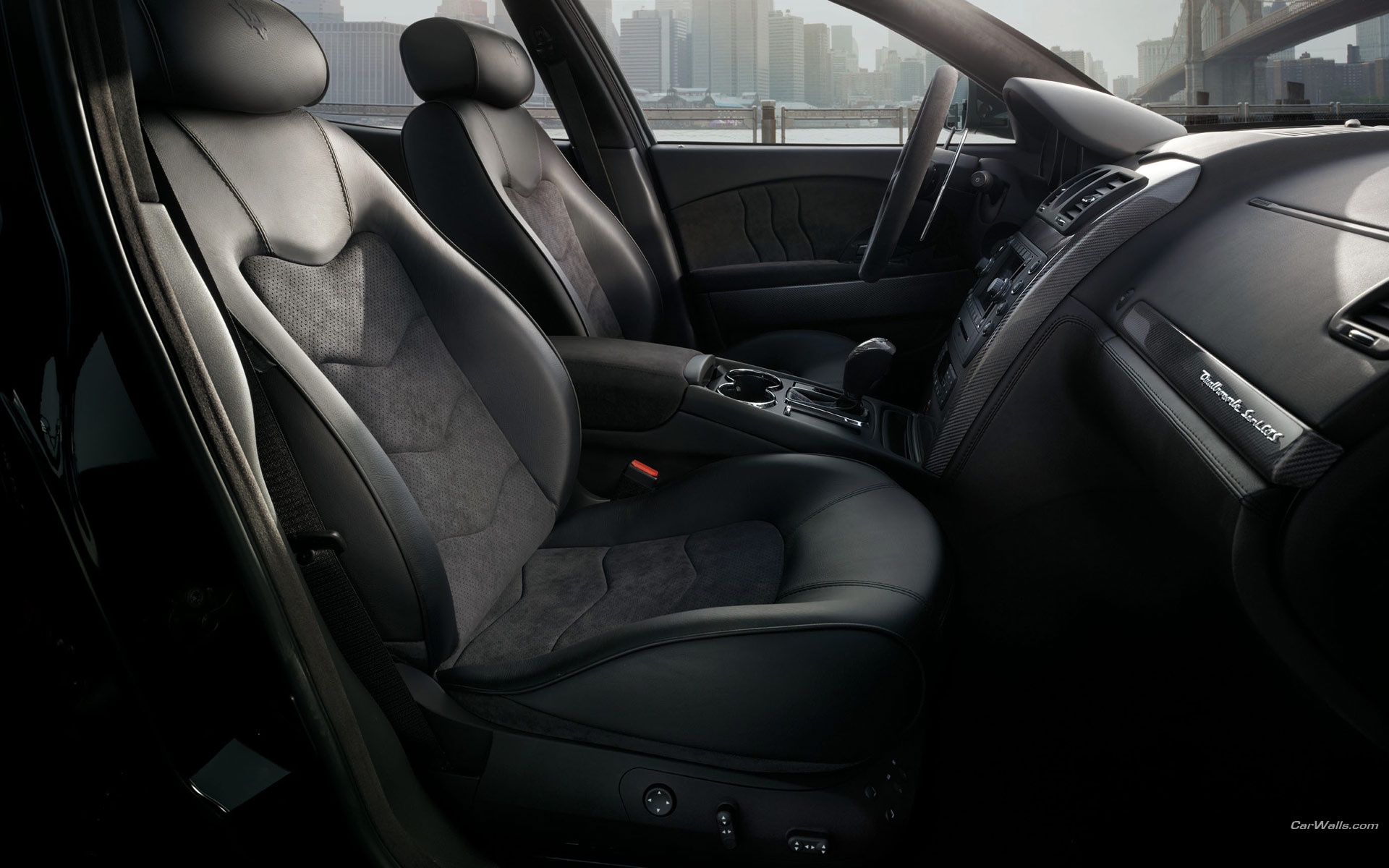 Салон мазерати quattroporte обои