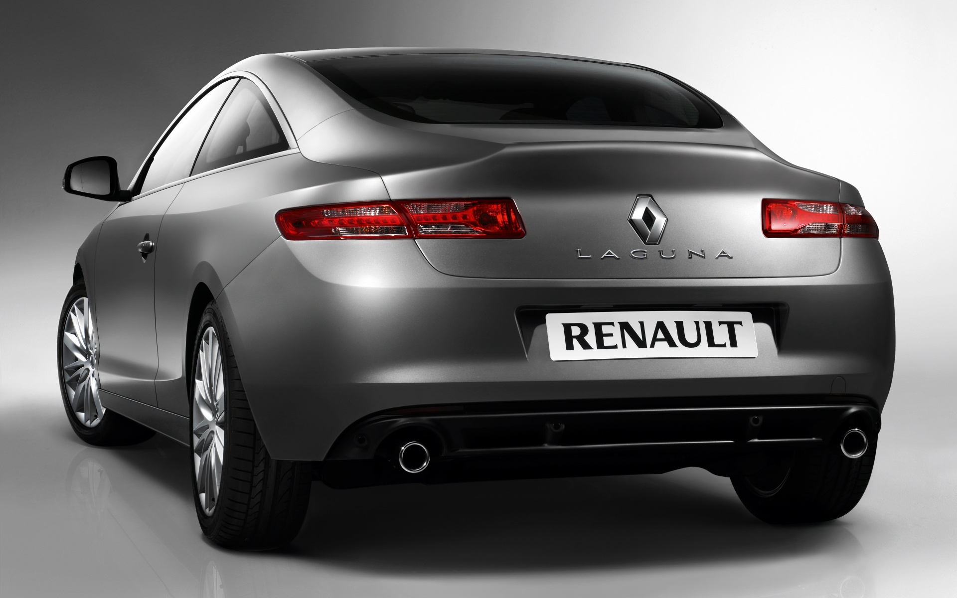 Зад Рено Лагуна обои