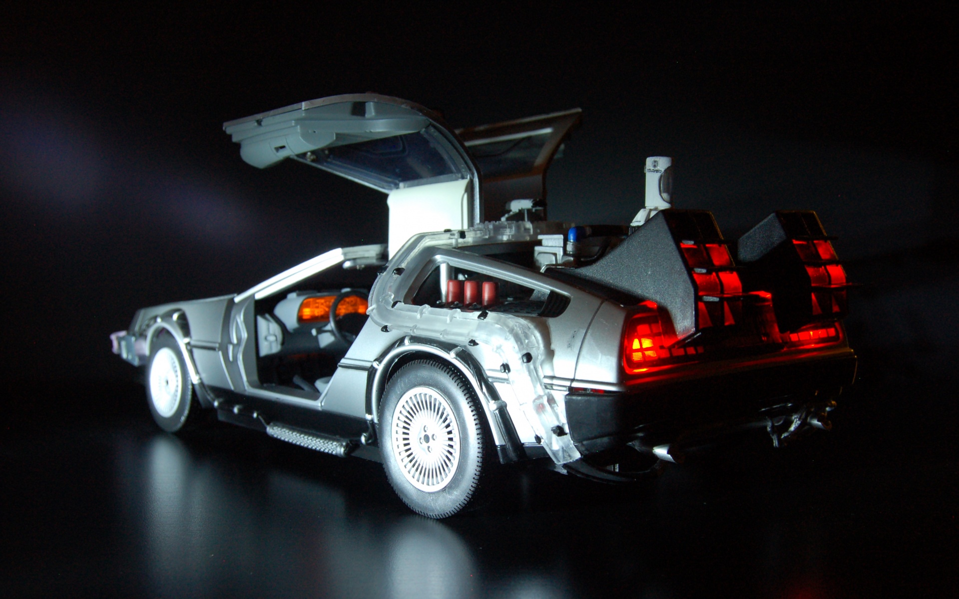 Фигурка делореана обои