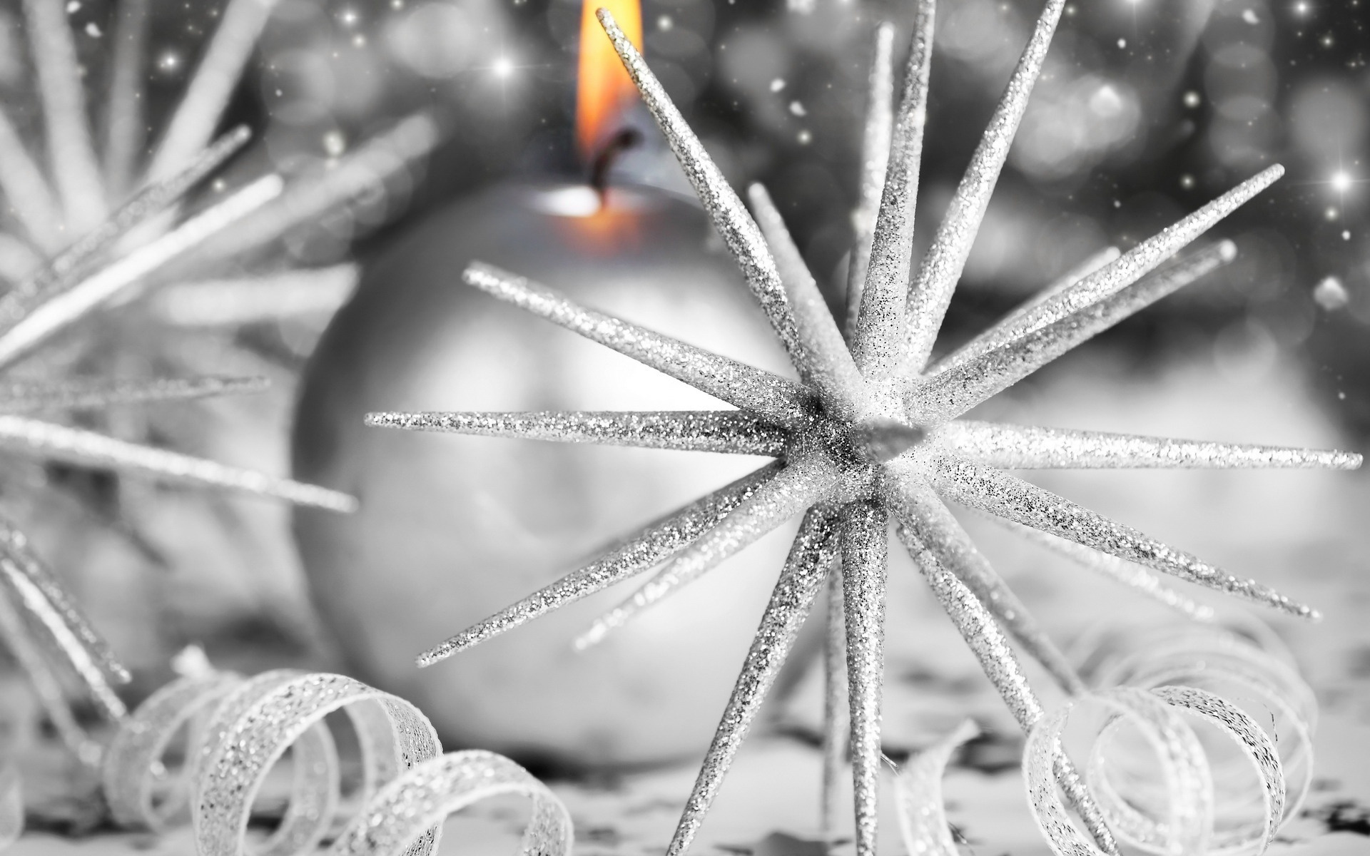 Новогодние игрушки и украшения обои