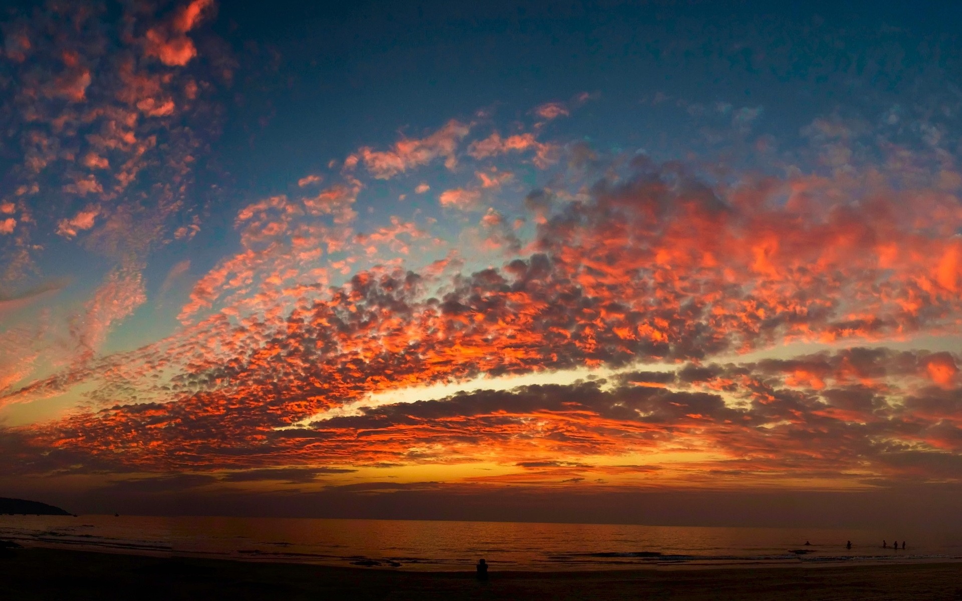 Изумитеьное закатное небо обои