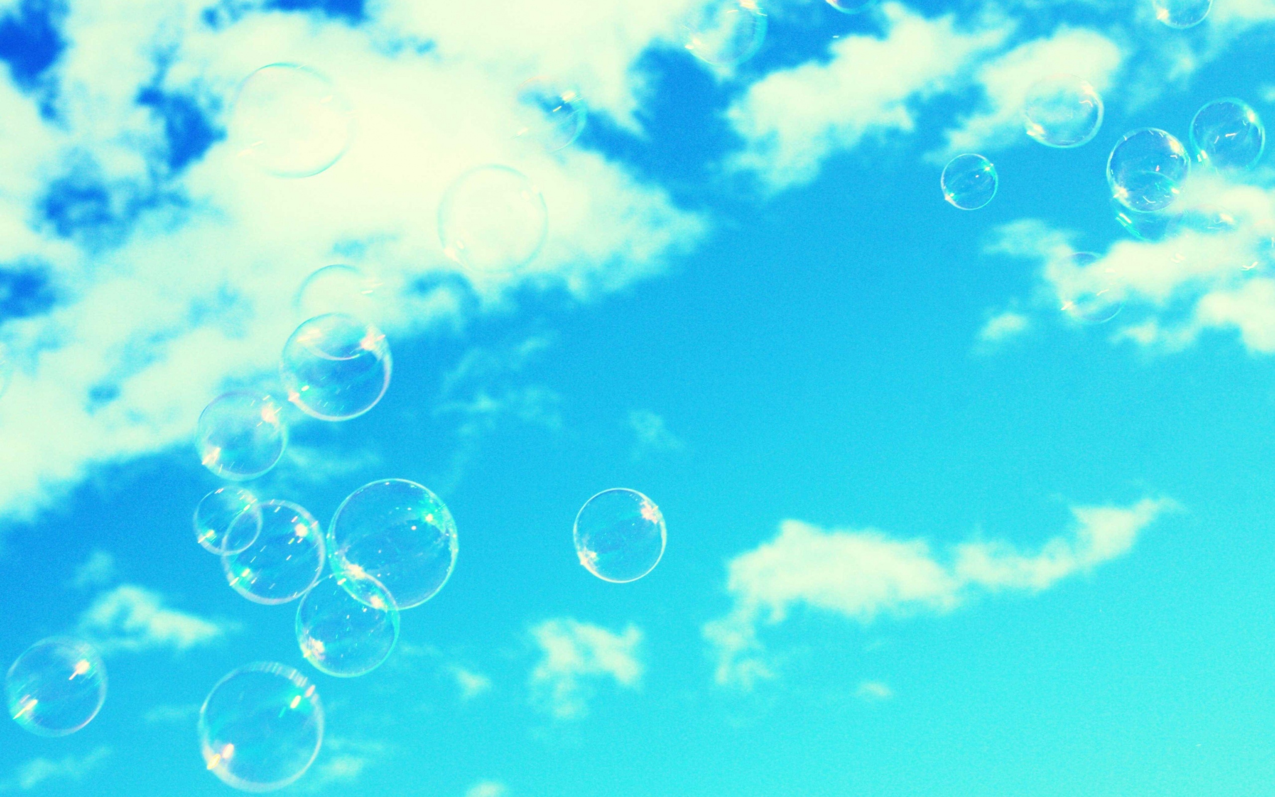 Мыльные пузыри в небе обои