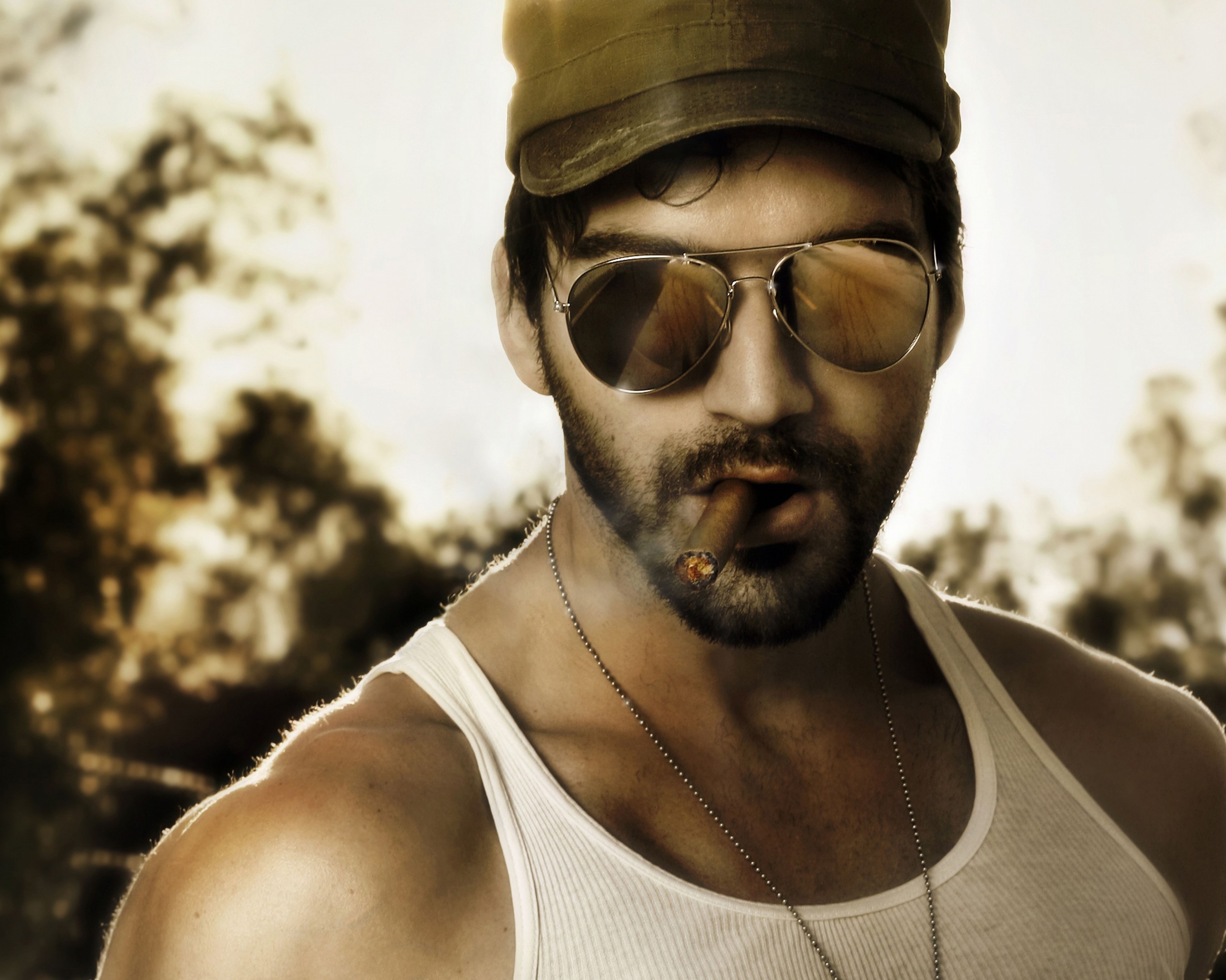 Суровый парень с сигарой обои