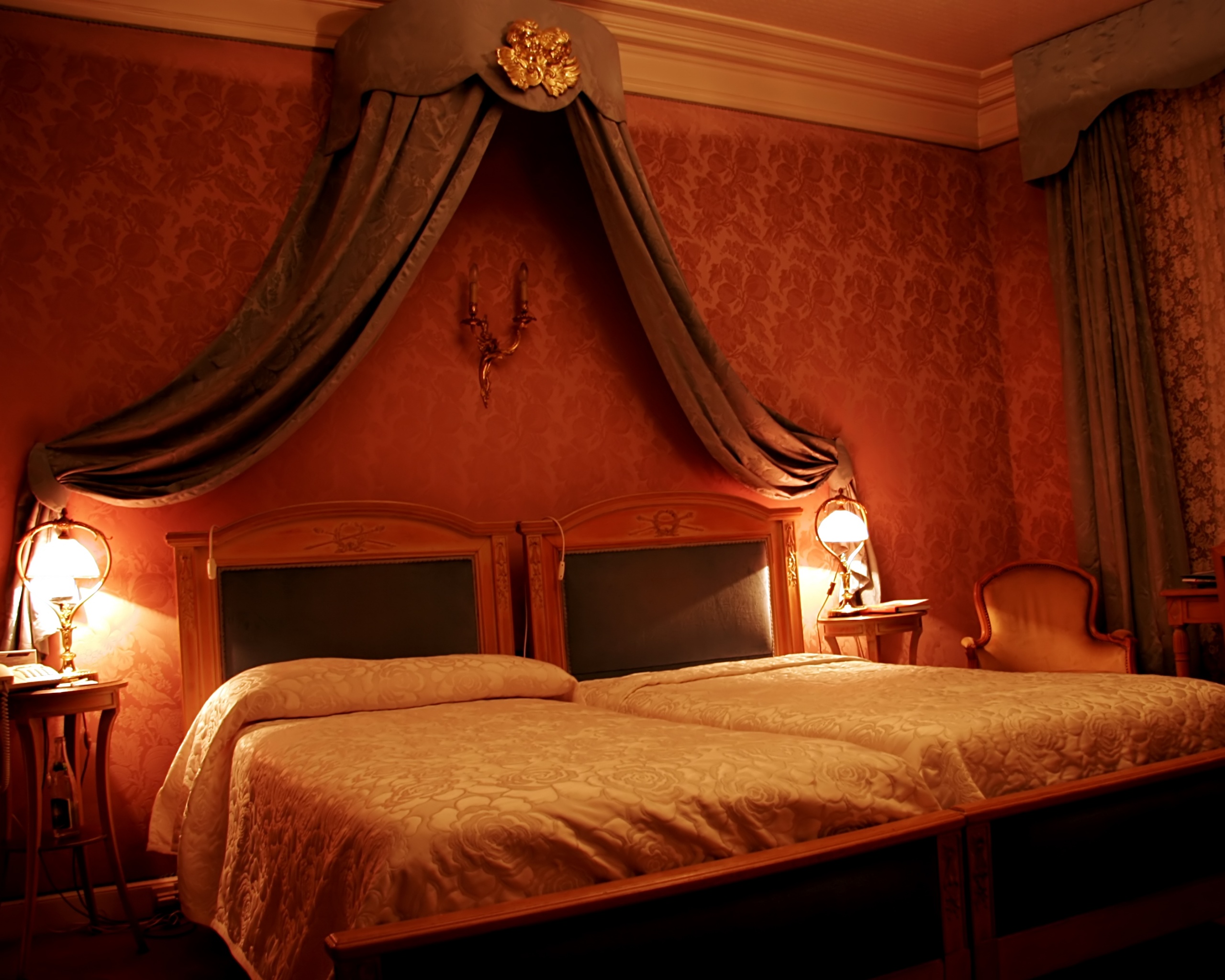 Спальня обои