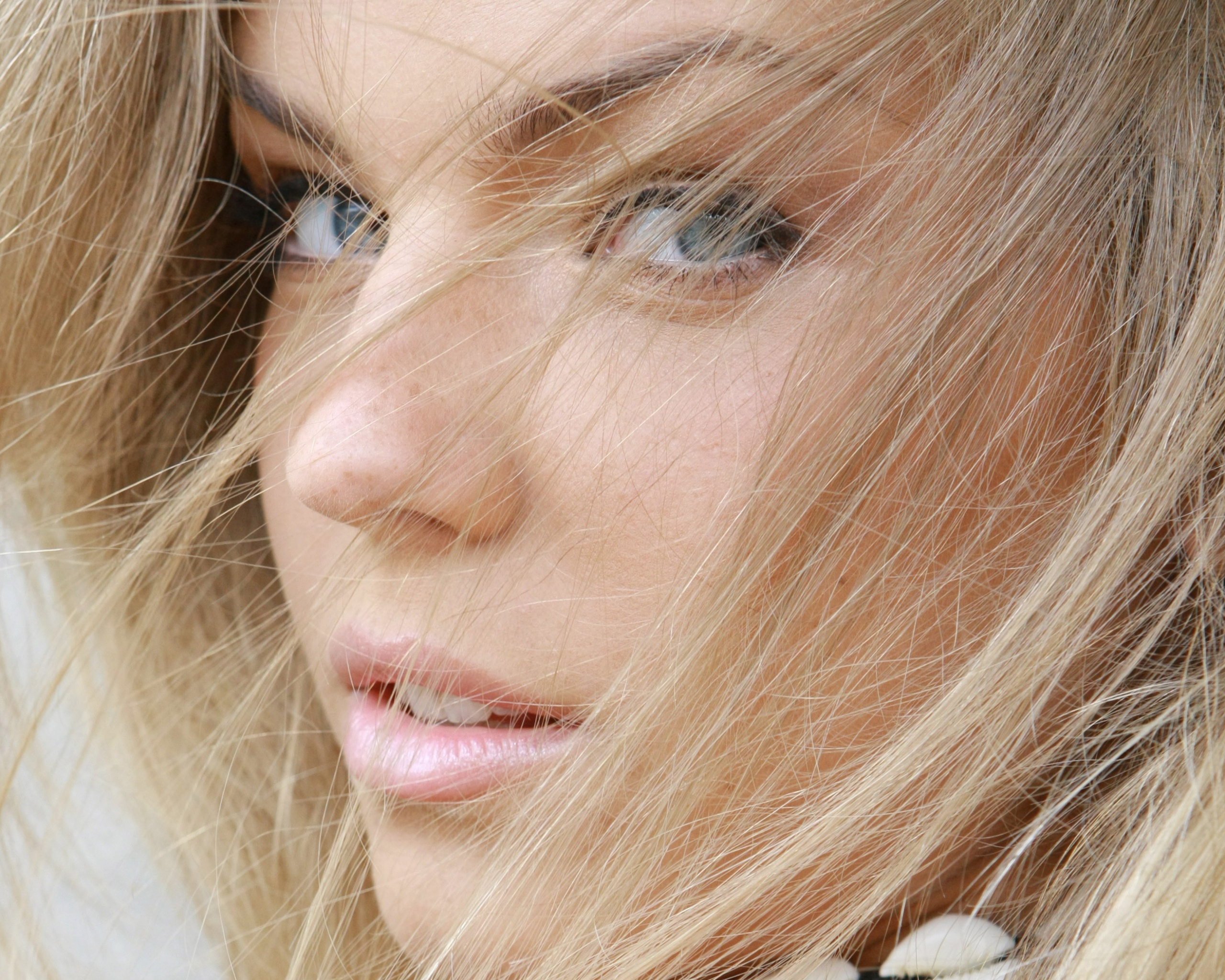 Завораживающий взгляд обои