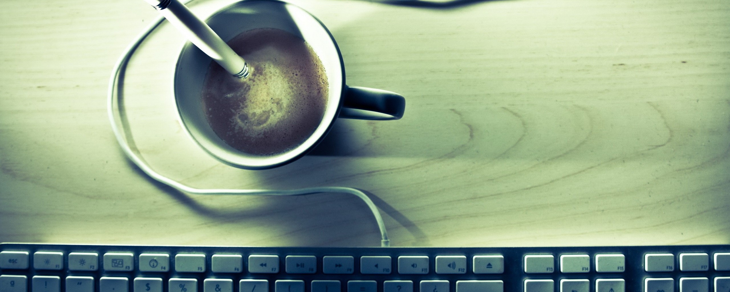 Ручка в кофе обои