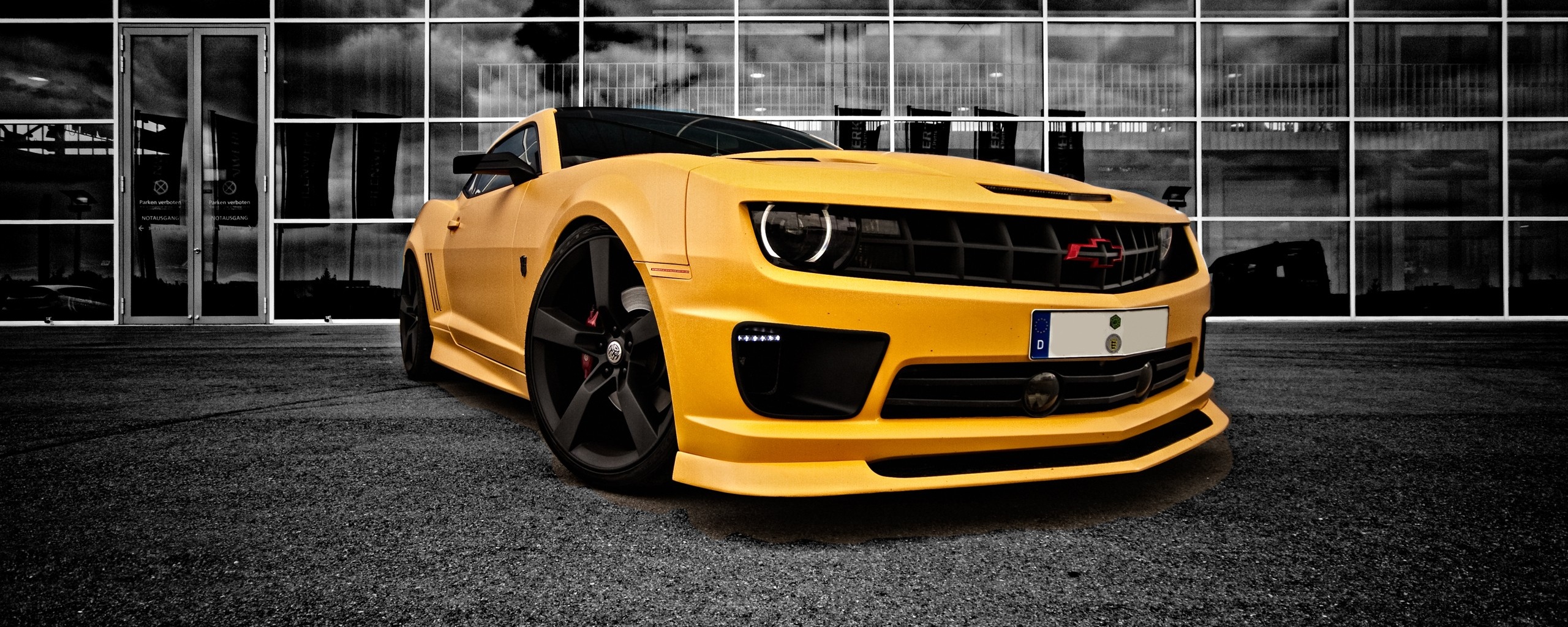 Желтый монстр обои