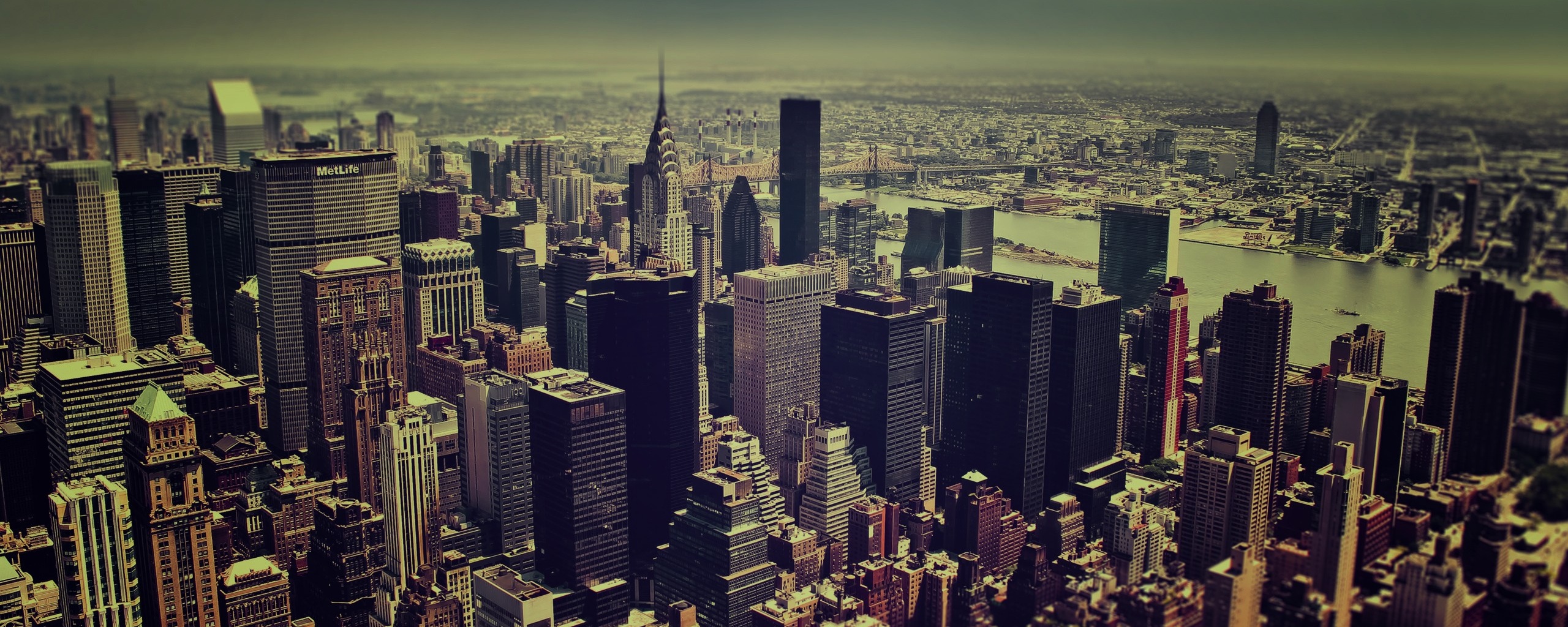 Темное небо над городом обои