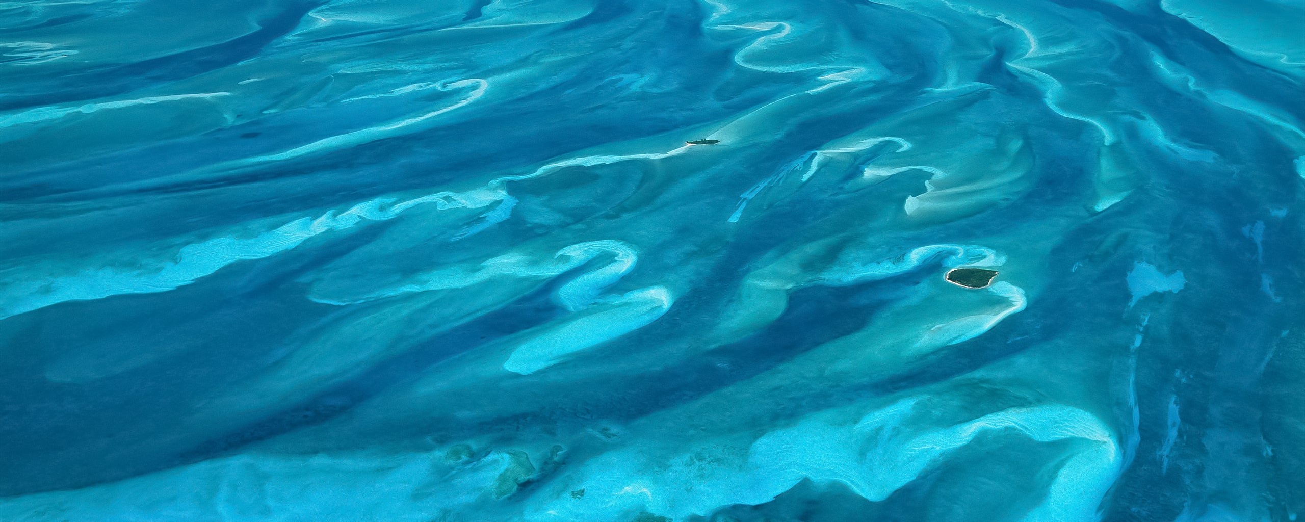 Остров среди лазурных рифов обои