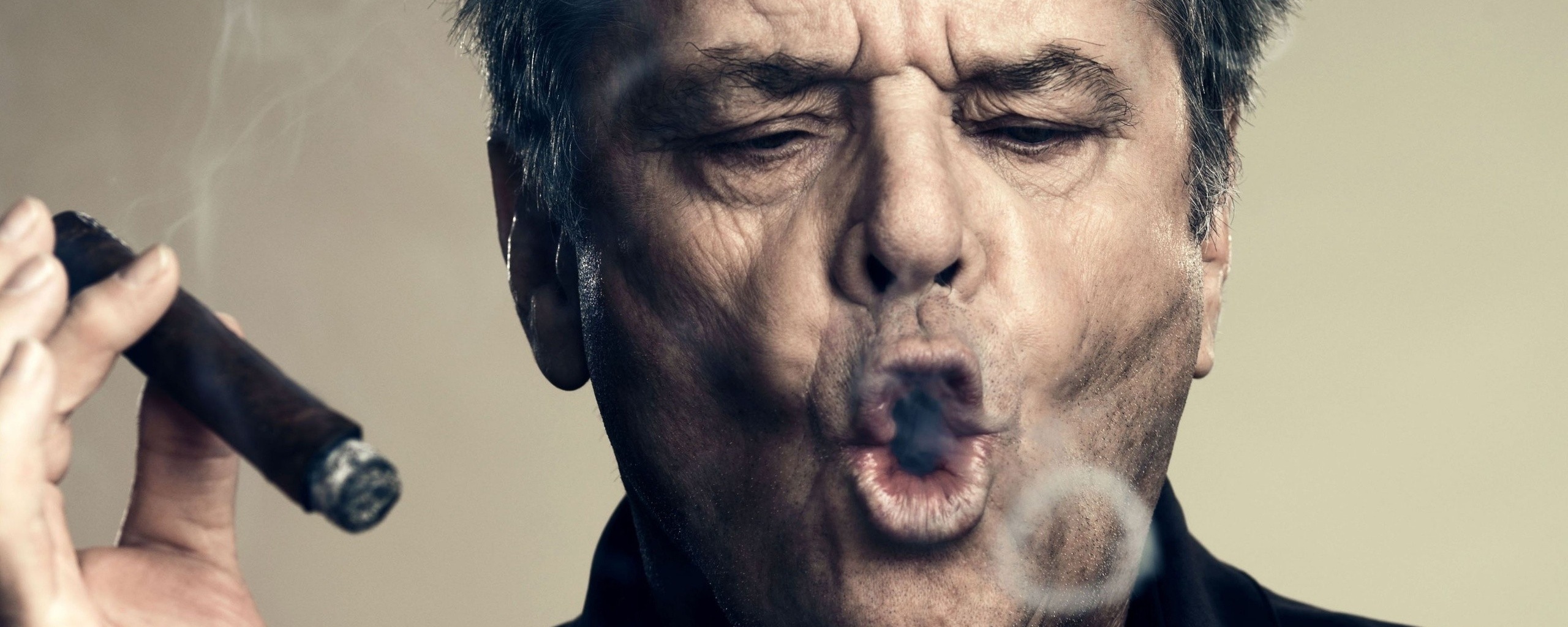 Колечко из дыма обои