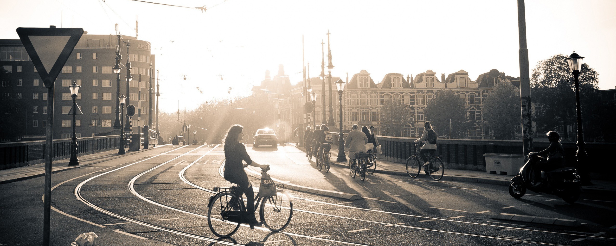 Утро в европейском городе обои