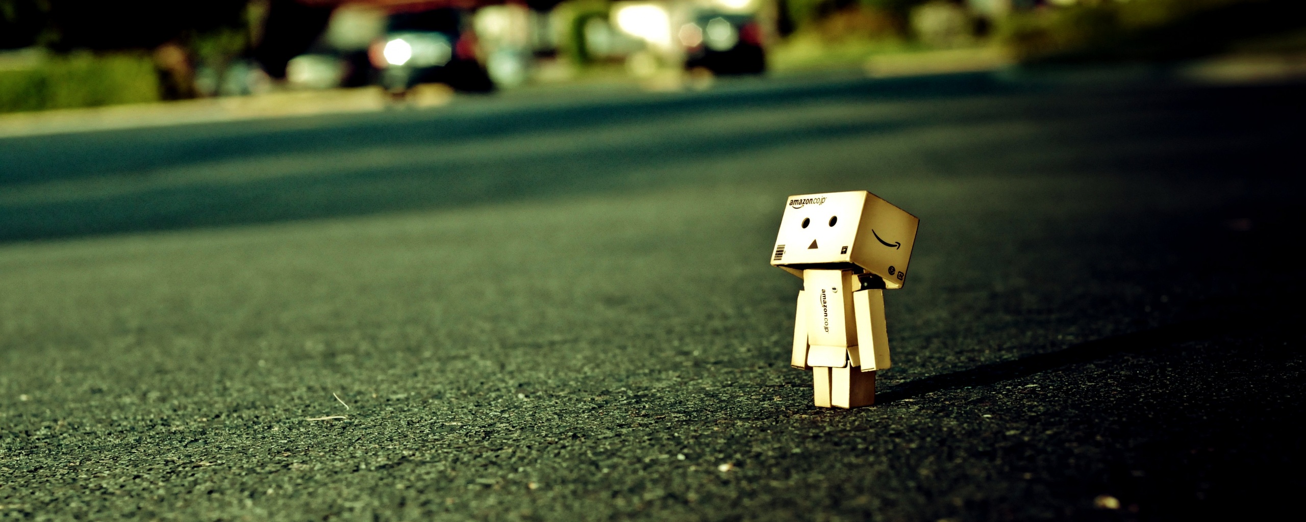 Данбо смотрит вверх обои