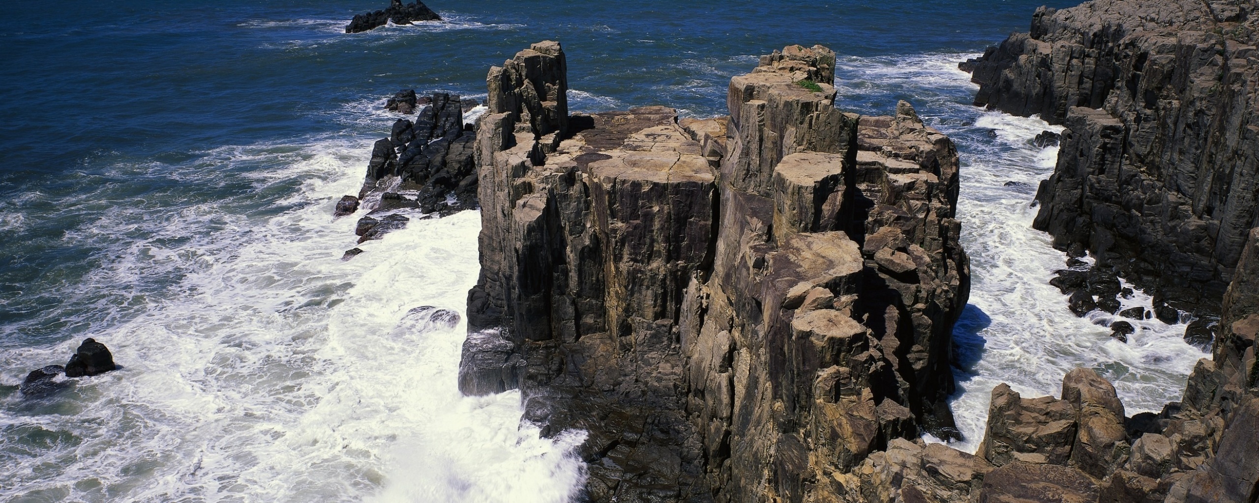 Плоские скалы обои