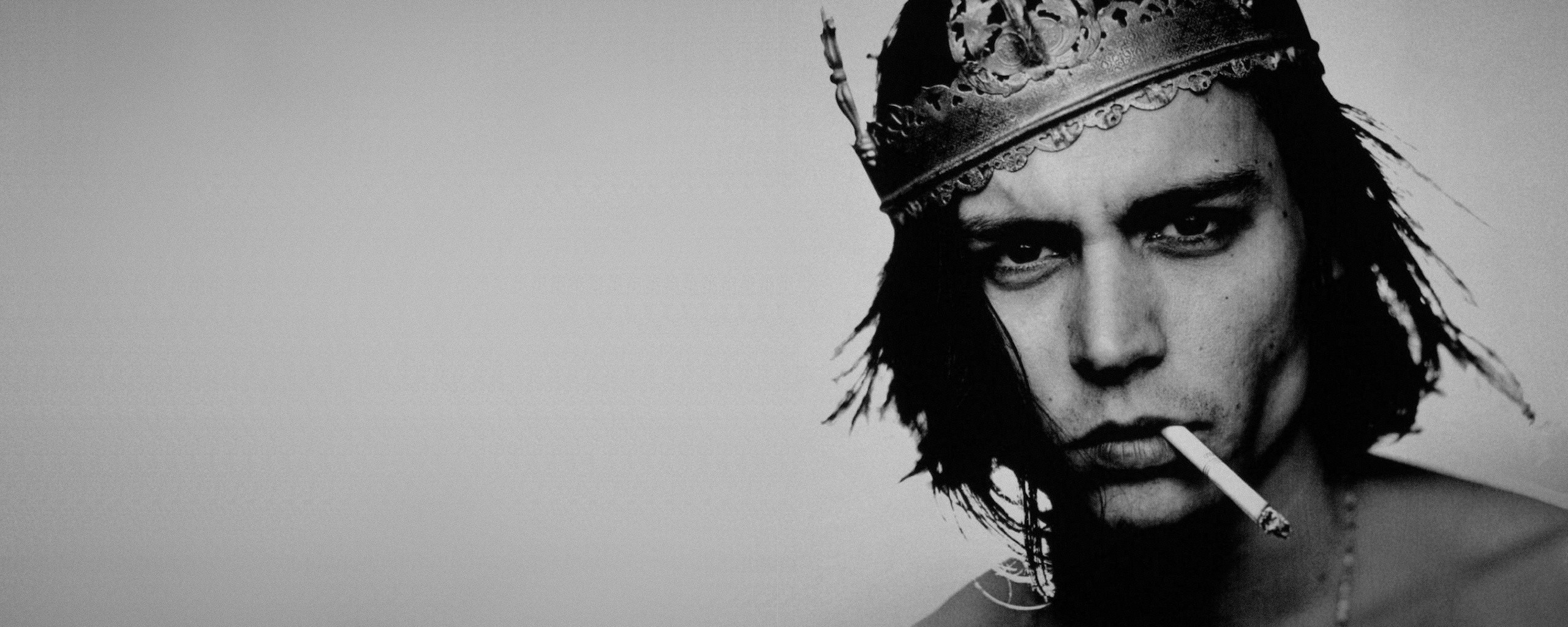 Джонни Депп в короне обои