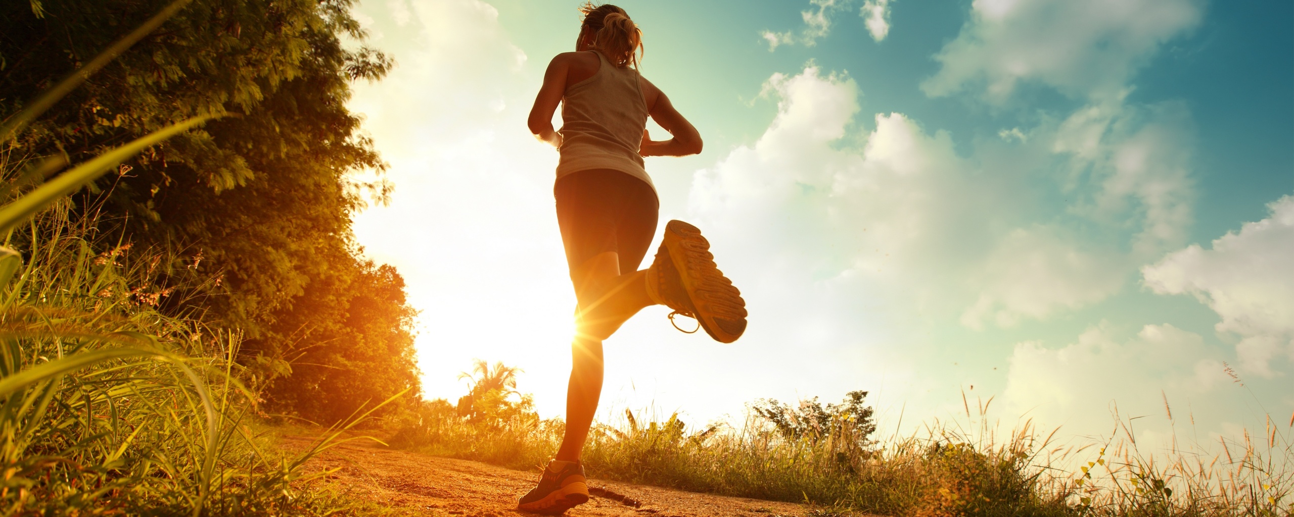 Девушка на пробежке обои