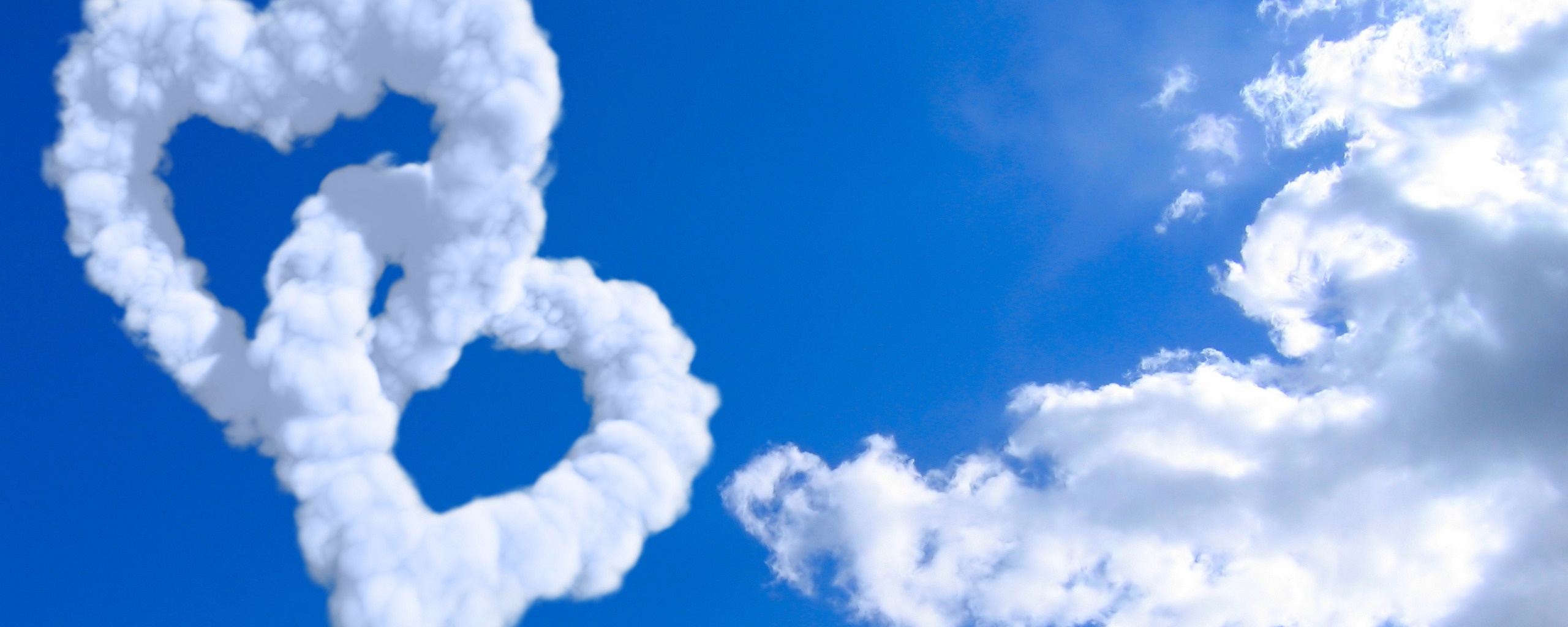 Облака в виде сердца обои