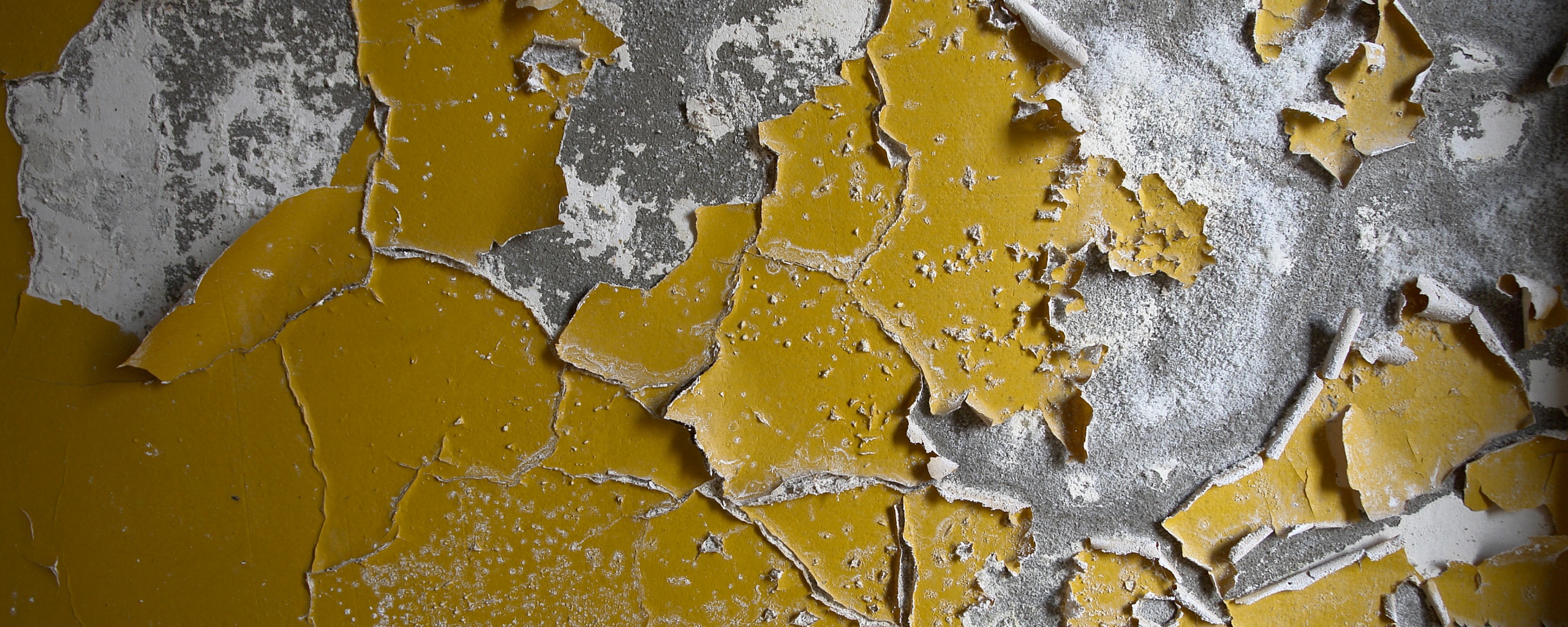 Отшкуренная стена обои