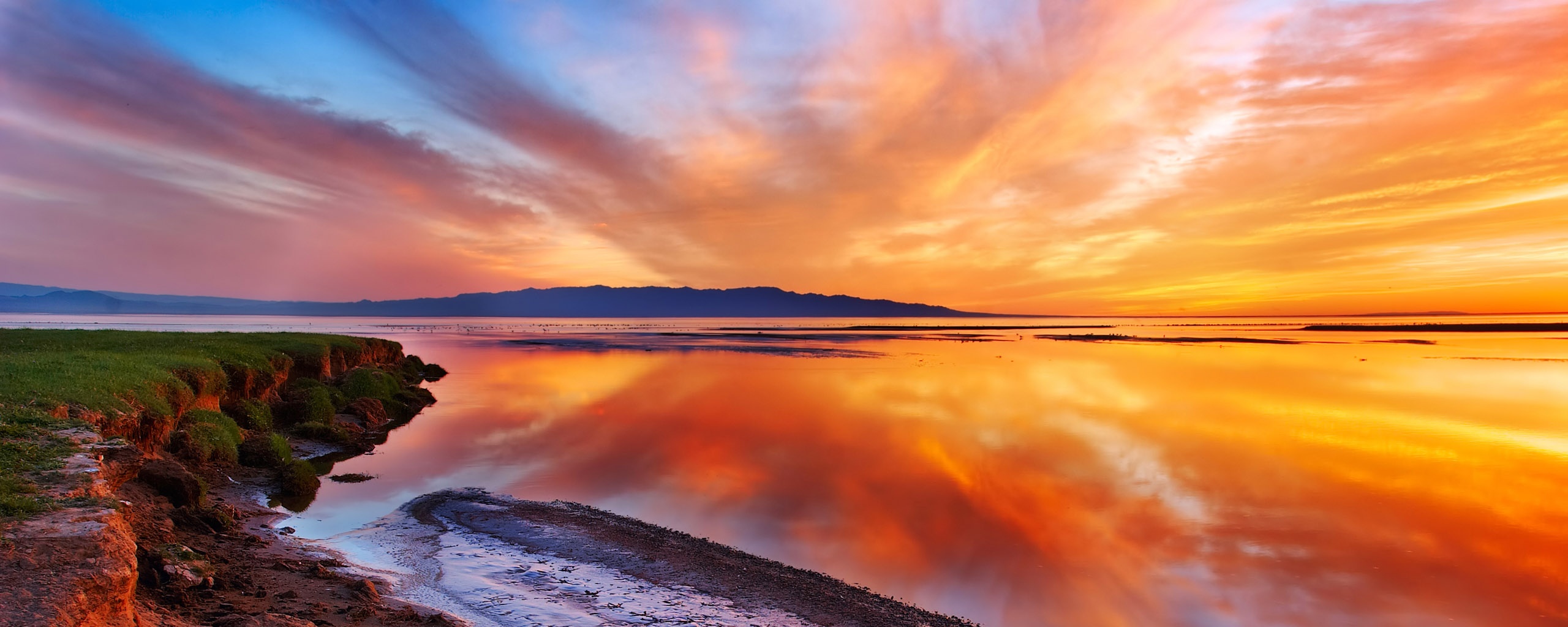 Озеро на закате обои