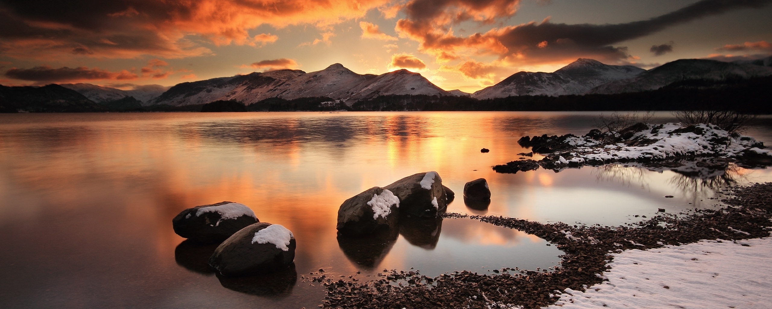 Картинный закат на озере обои