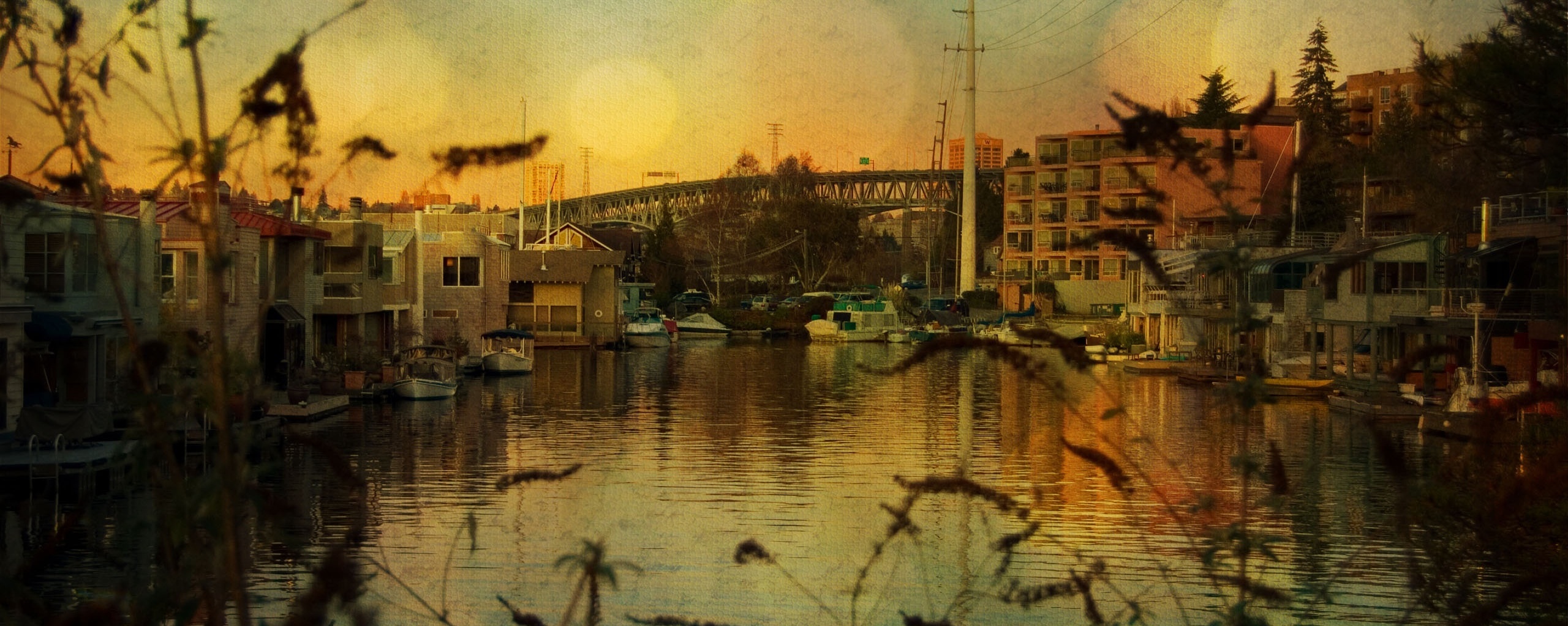 Городок на реке обои