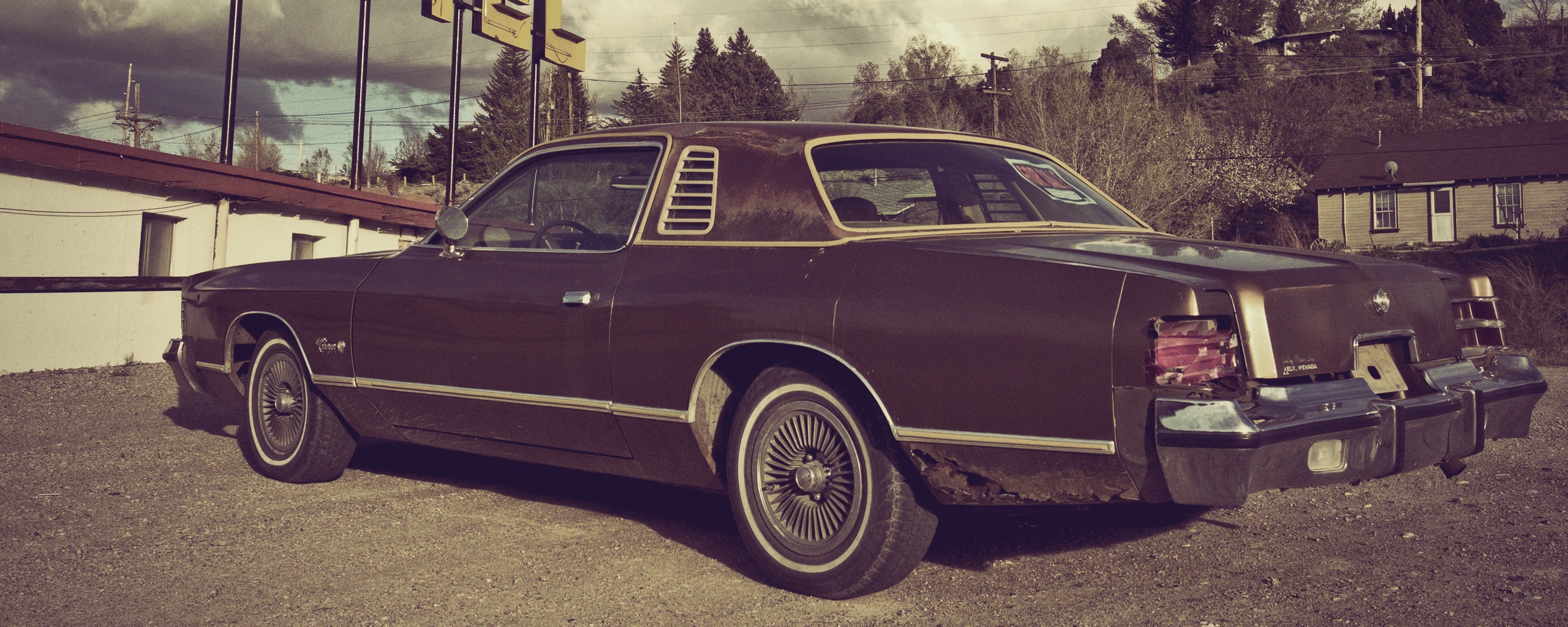 Олдскульный Dodge около мотеля обои