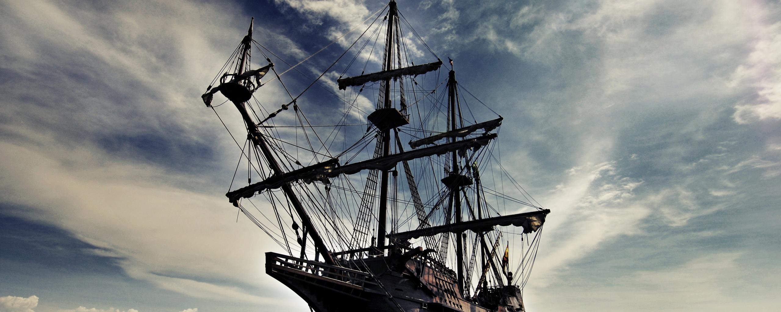 Галеон в море обои