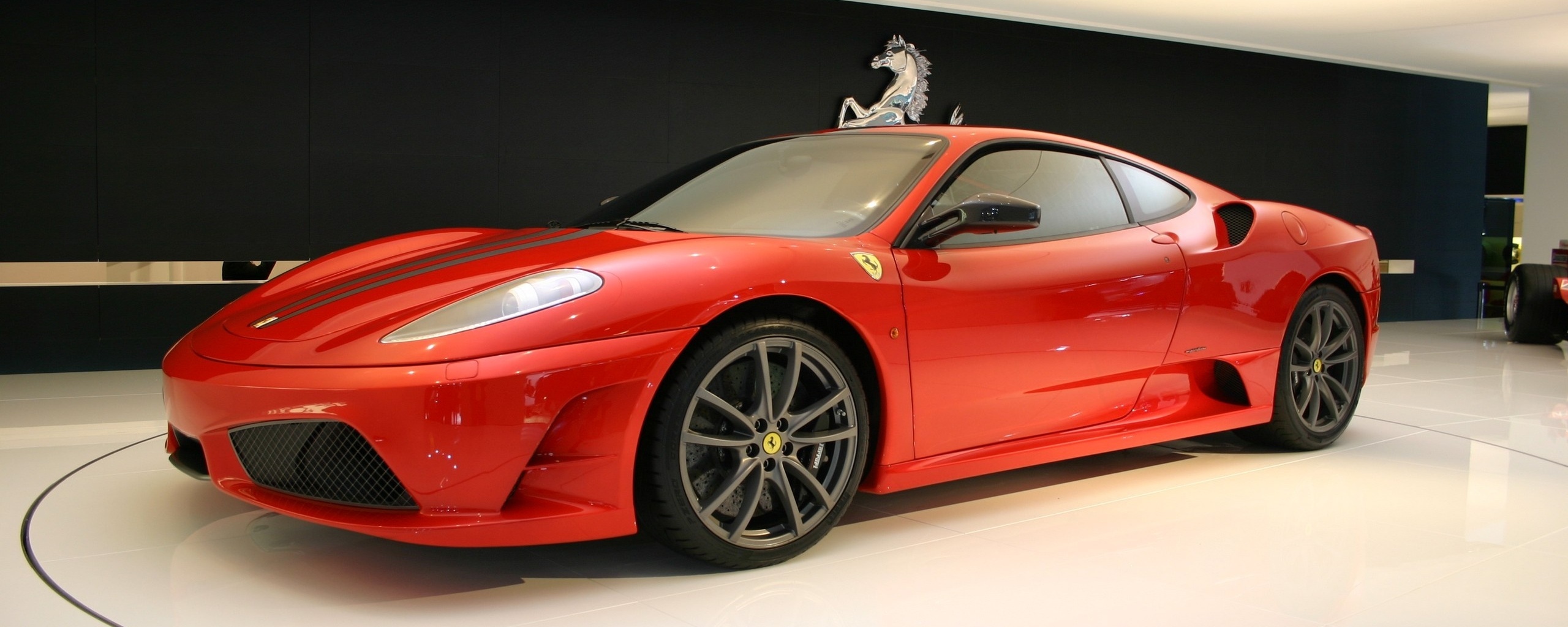Ferrari F430 Scuderia на выставке обои