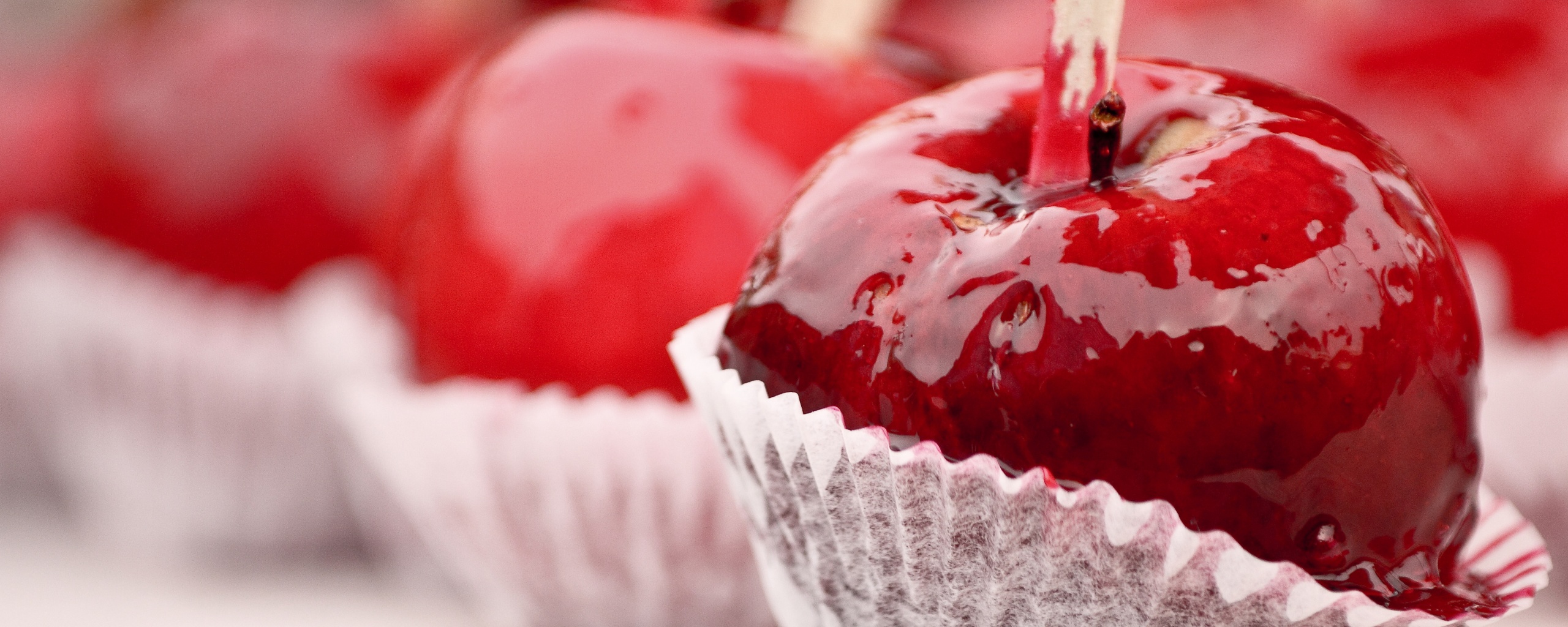 Яблочко в карамели обои