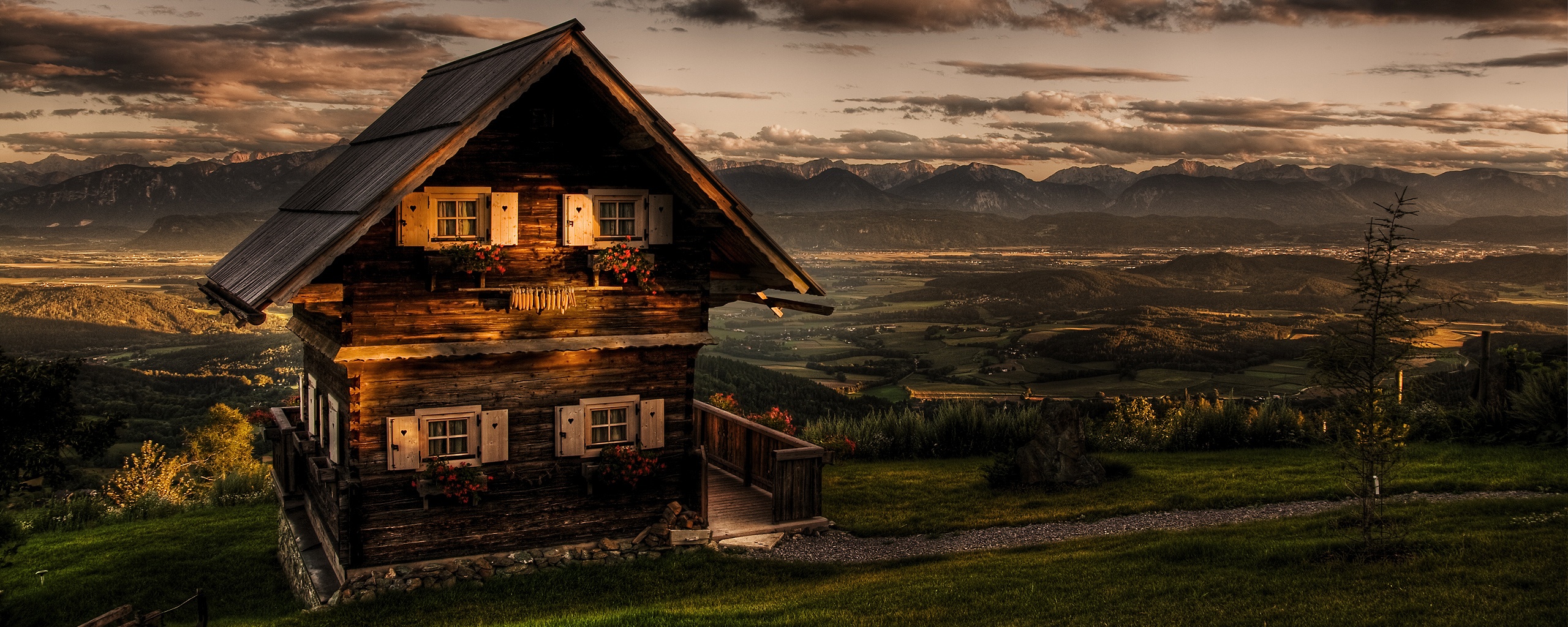 Старенький дом в Австрии обои