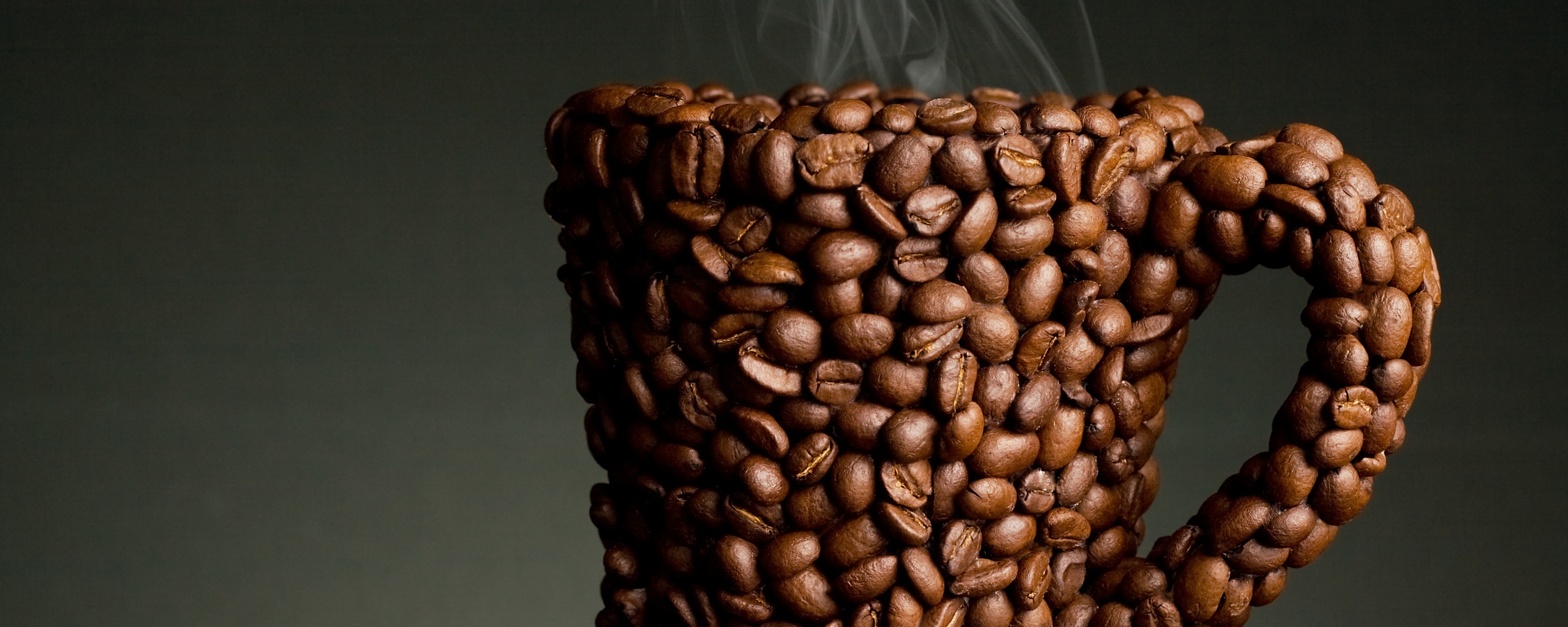 Кружка из кофейных зерен обои