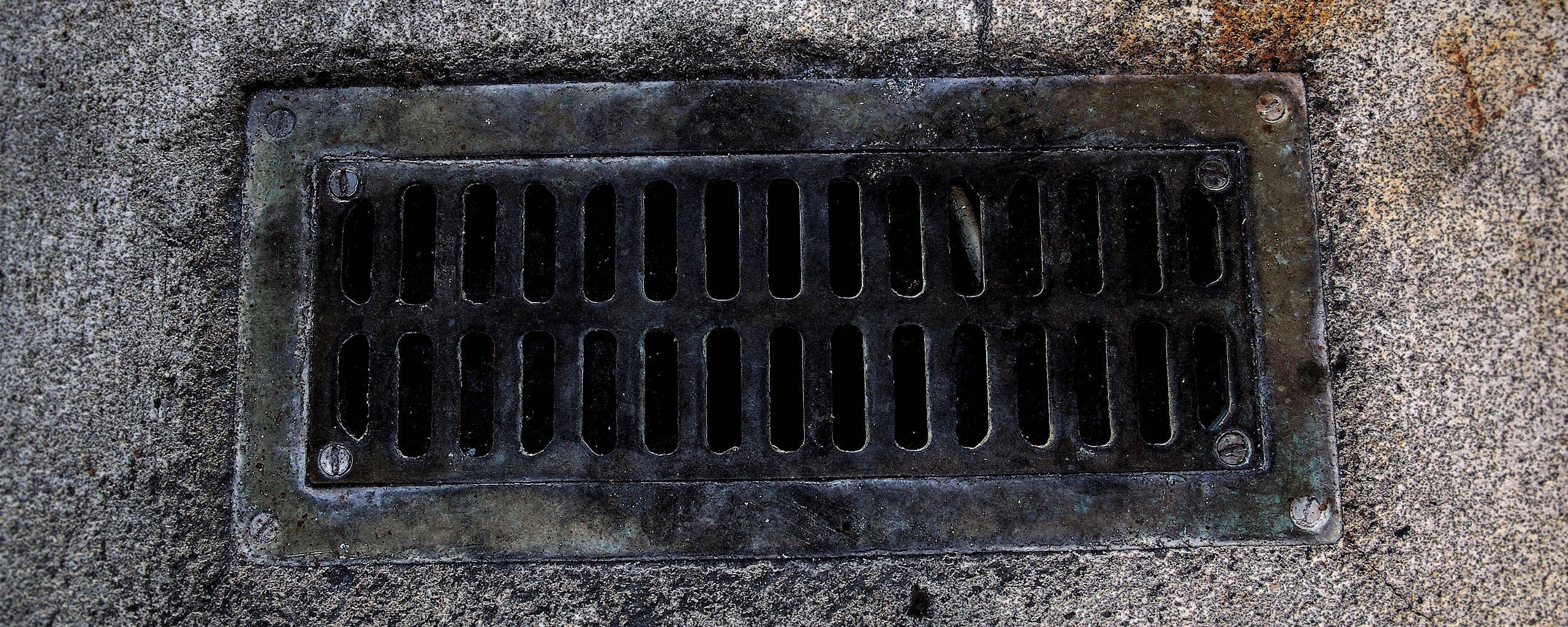 Канализационная решетка обои