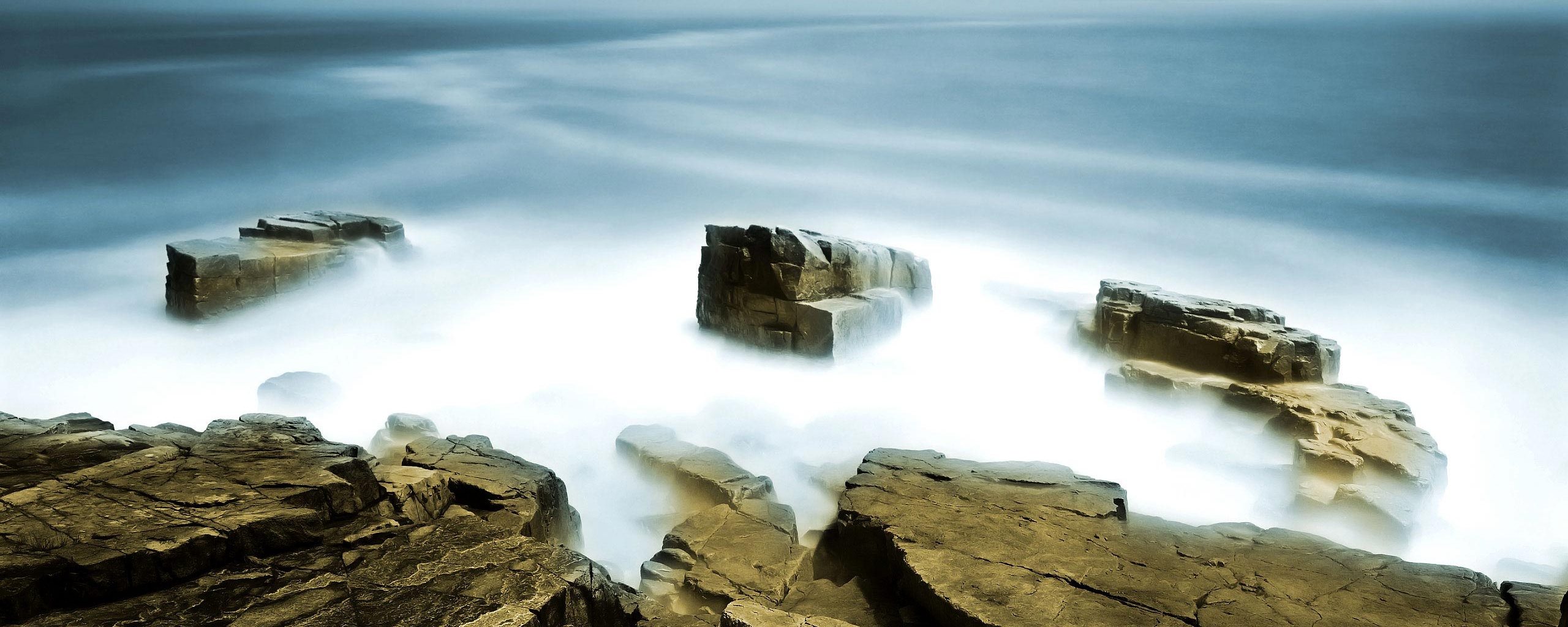 Скалы у моря обои