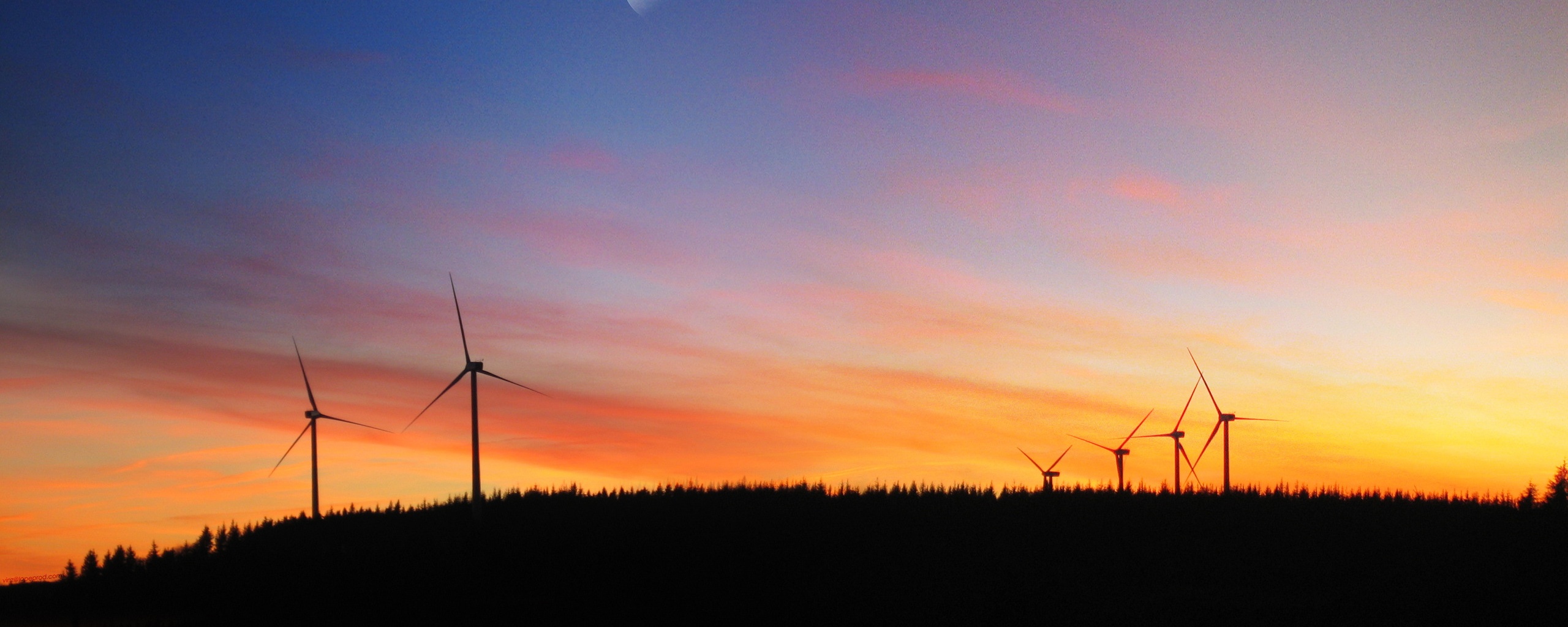 Закат за холмом обои