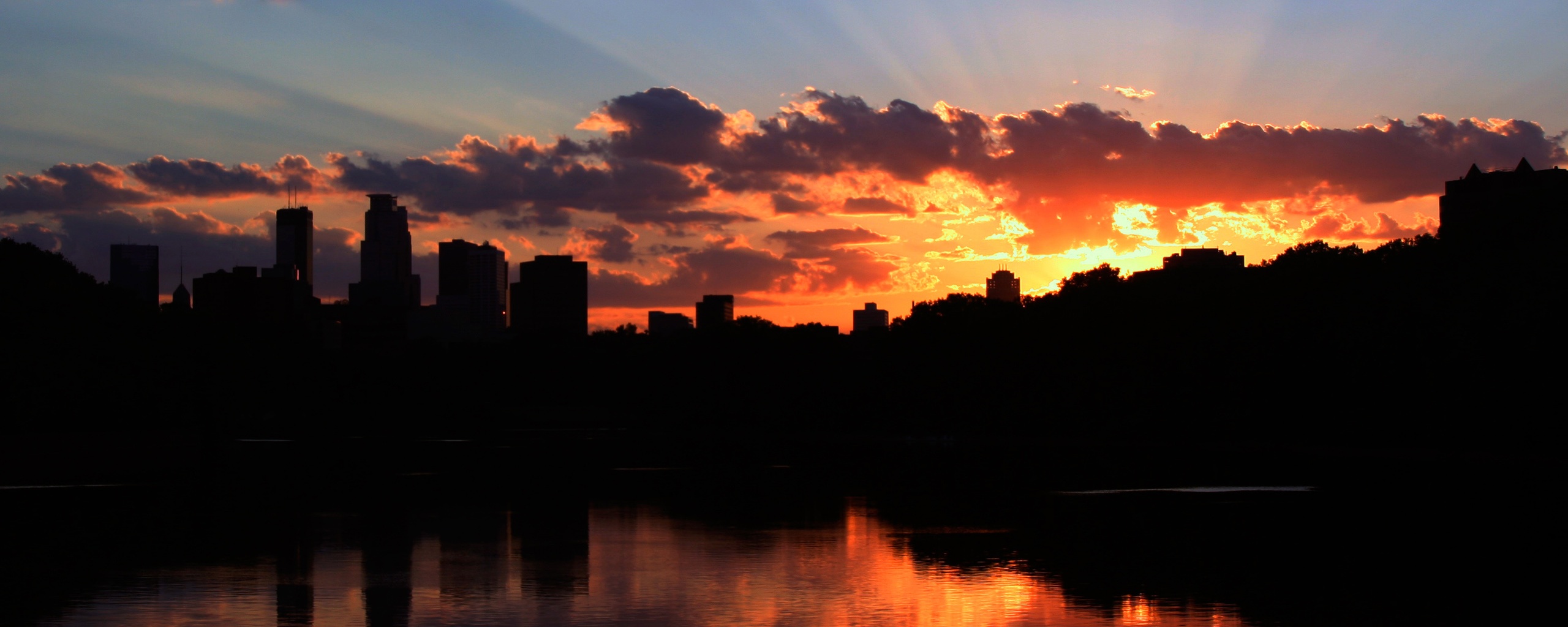 Закат над городом обои