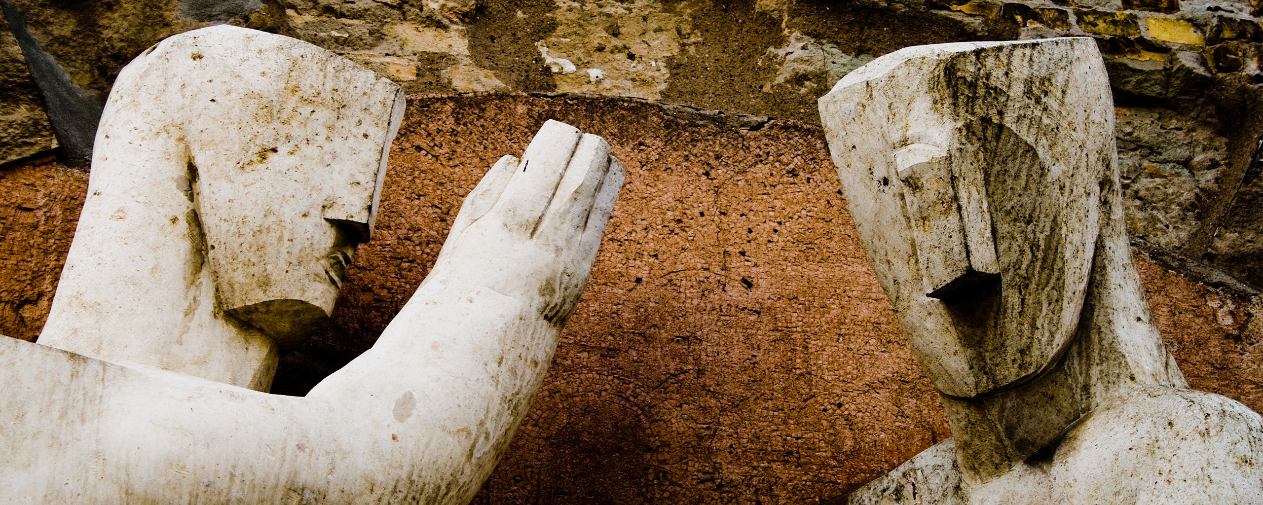 Берлинские каменные скульптуры обои