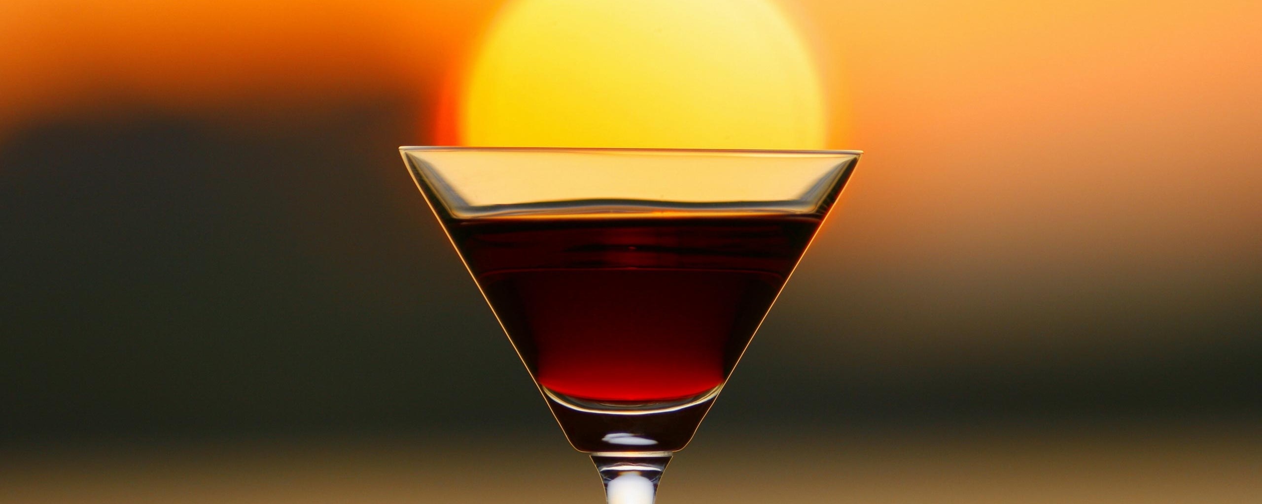 Солнце в бокале обои