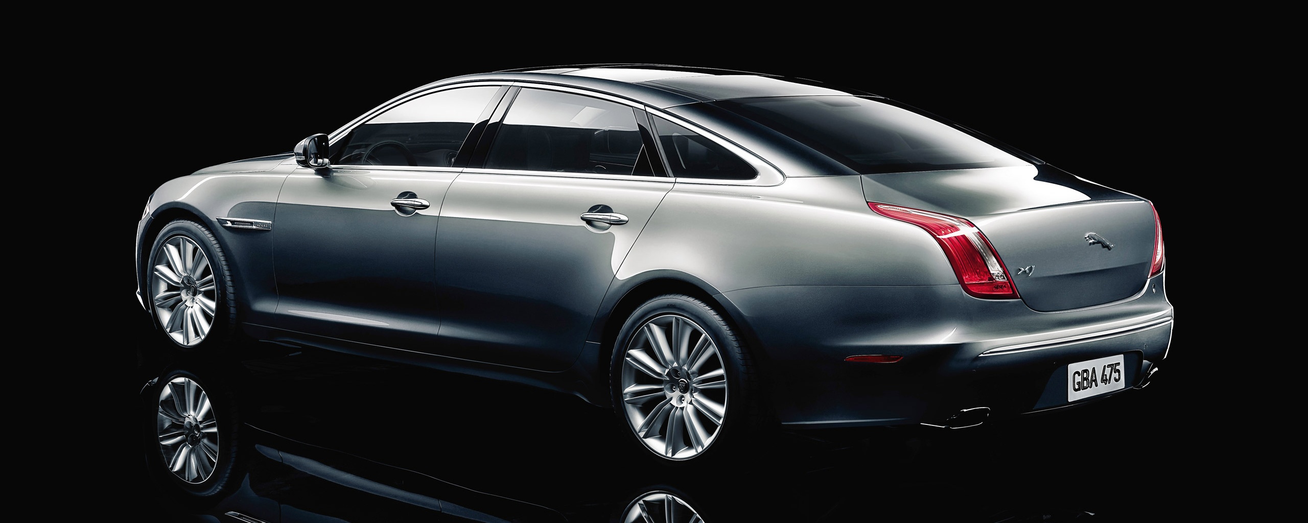 Шикарный седан от ягуар обои